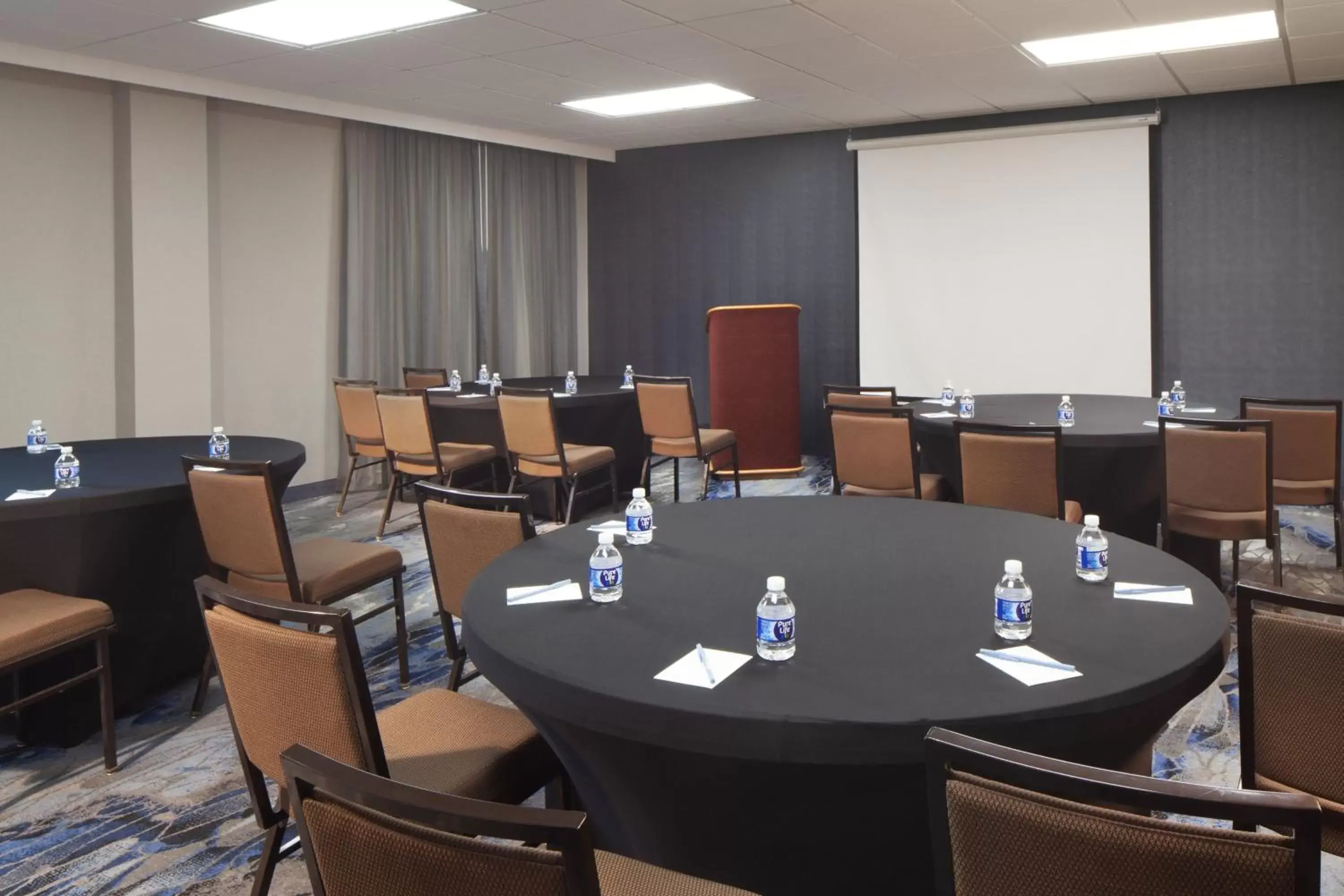 Meeting/conference room in Fairfield Inn & Suites by Marriott Charleston