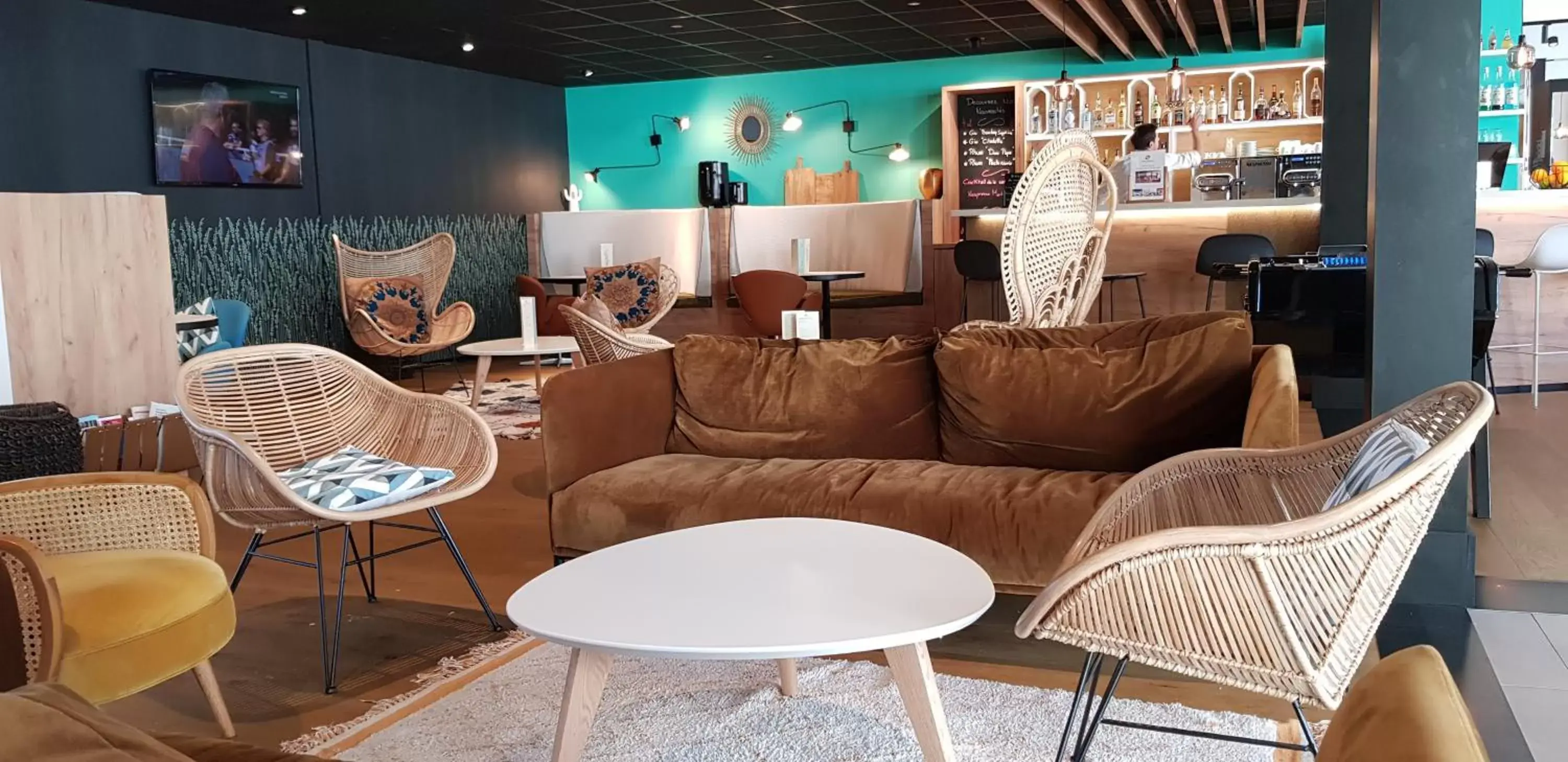 Lounge or bar, Lounge/Bar in Novotel Narbonne Sud A9/A61