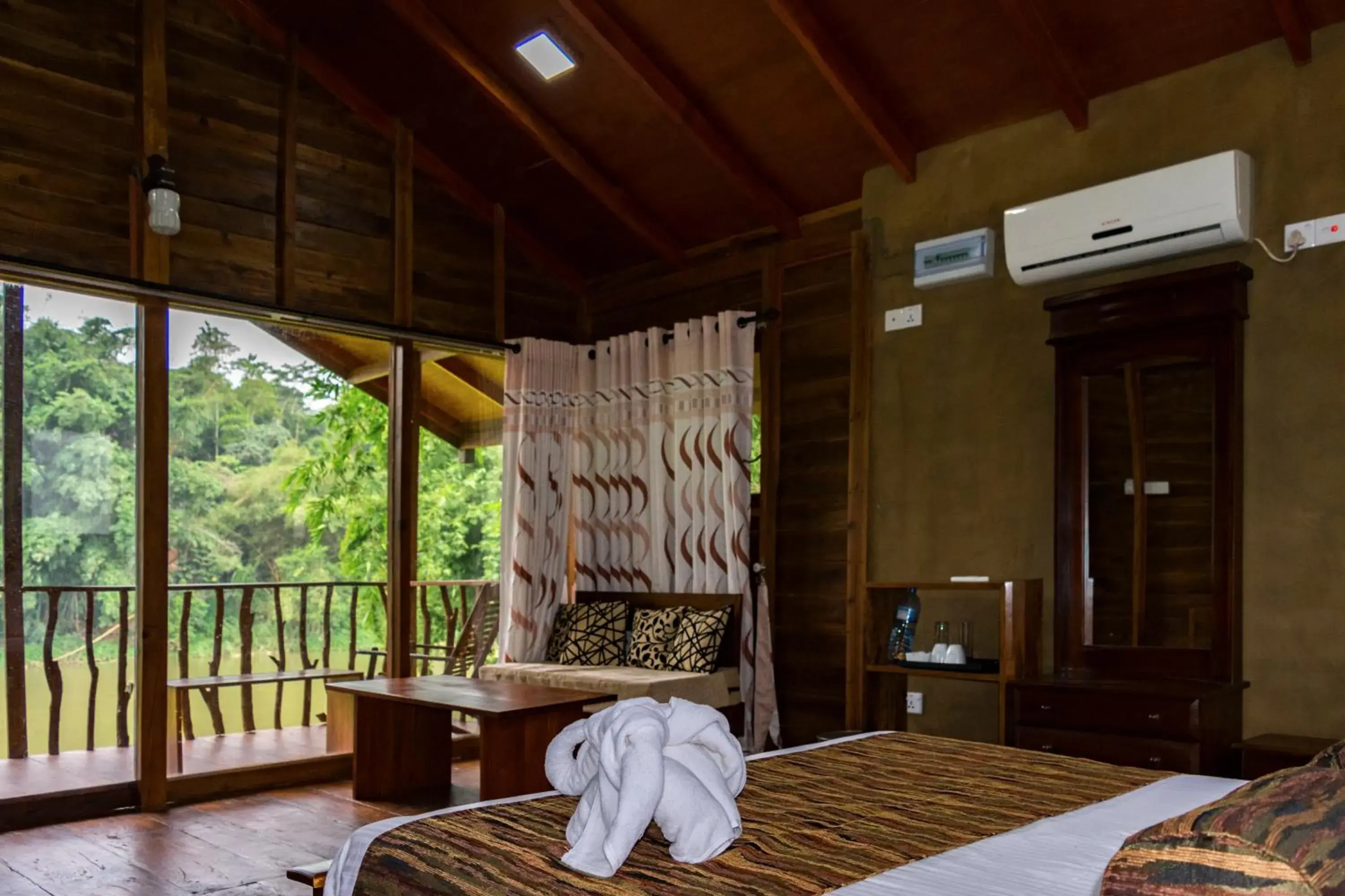 Bedroom in Kandy Cabana