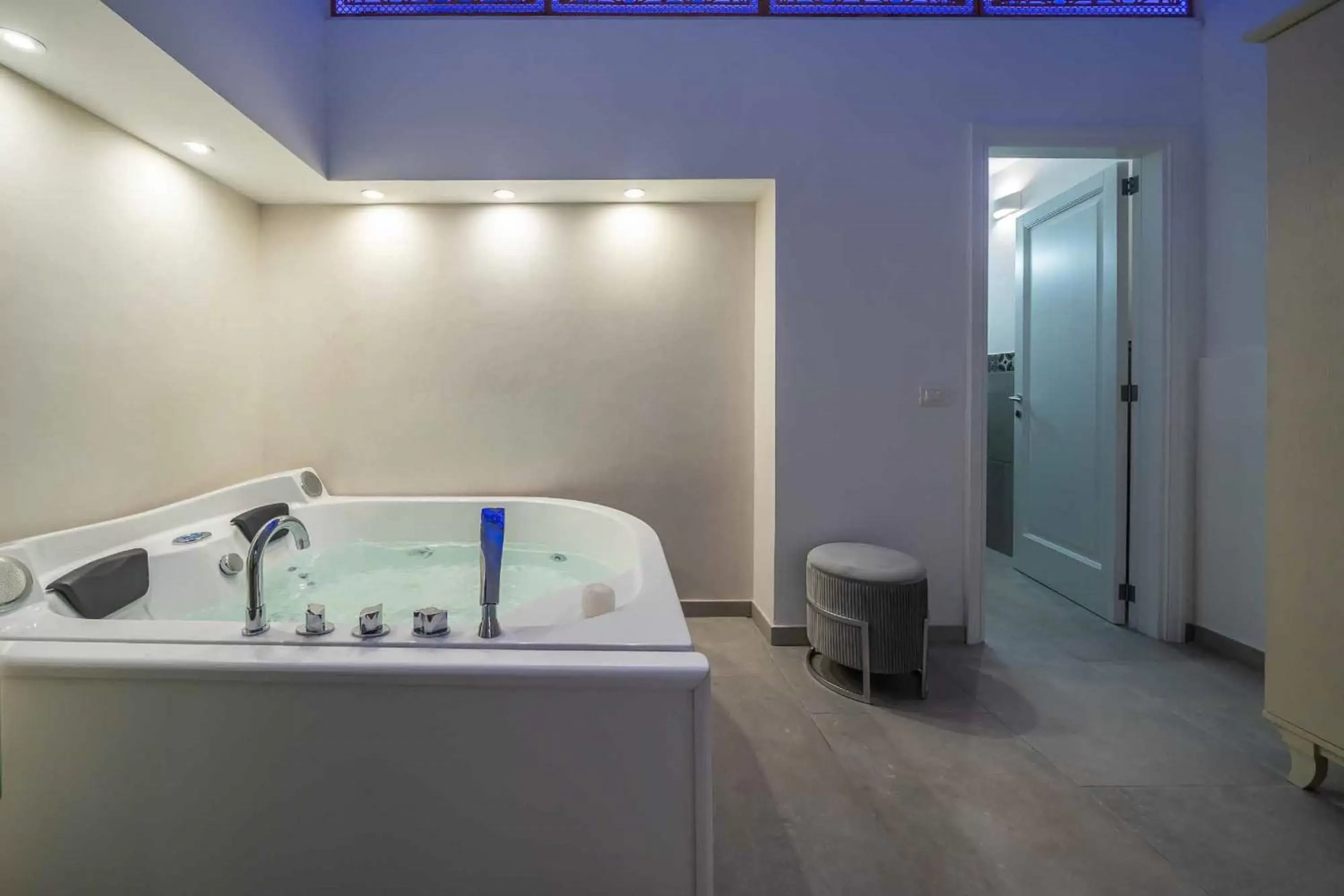 Hot Tub, Bathroom in Corte Janca
