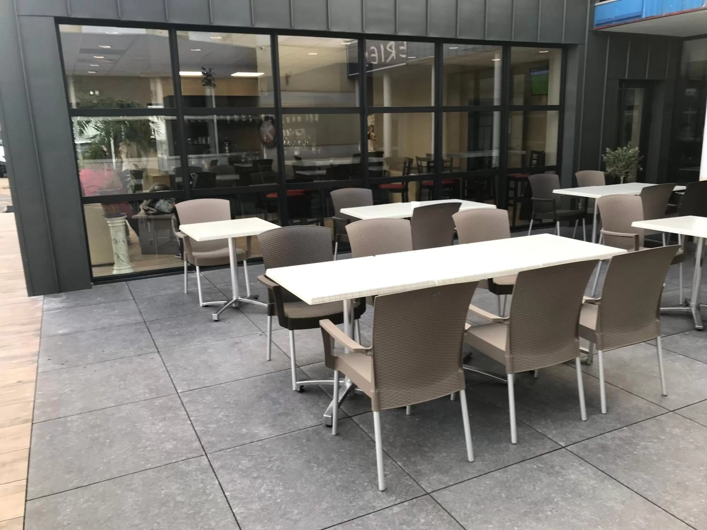 Patio in The Originals City, Hôtel Hélios, Roanne Nord