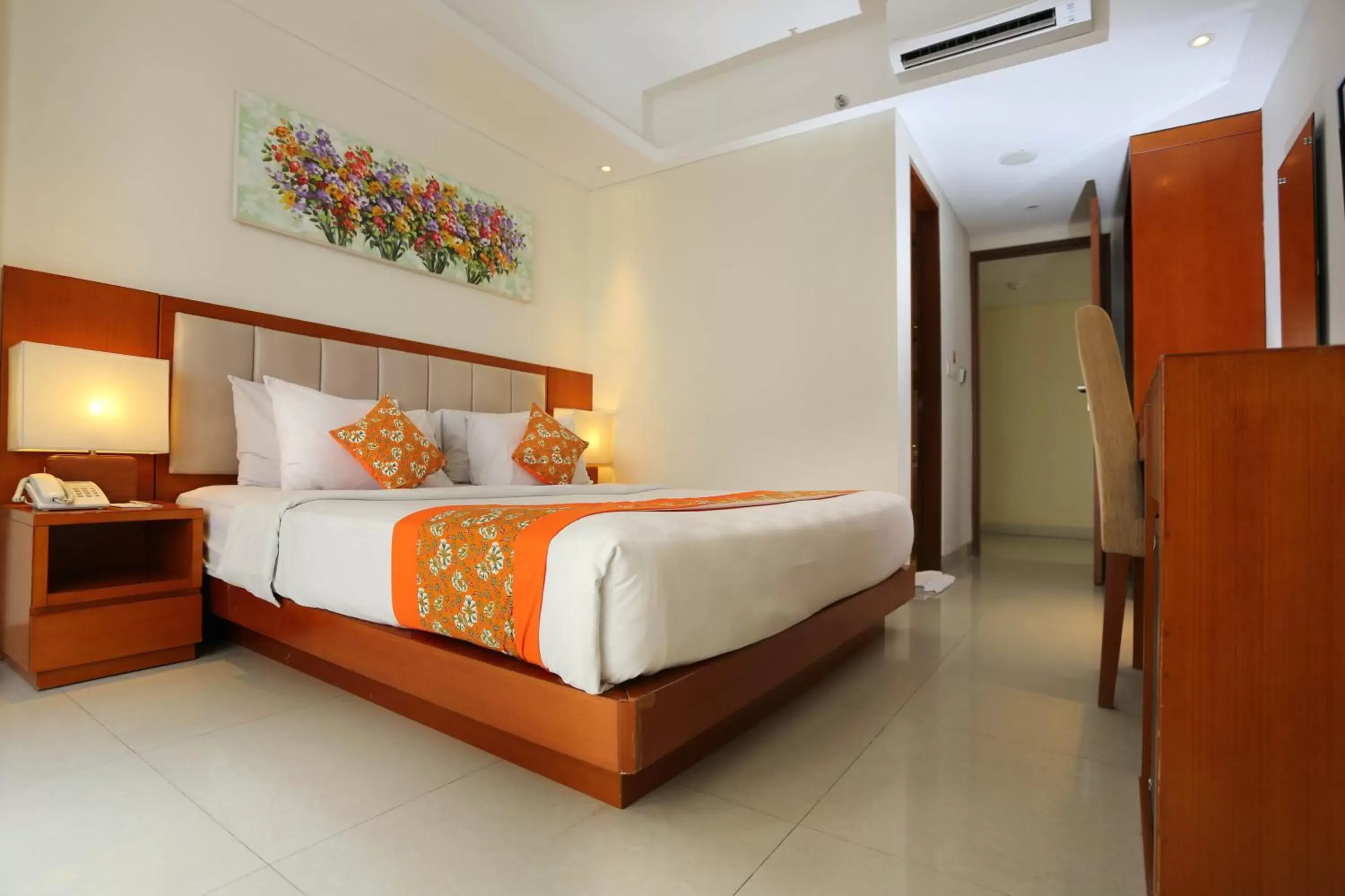 Bed in The Sun Hotel & Spa Legian Bed in The Sun Hotel & Spa Legian