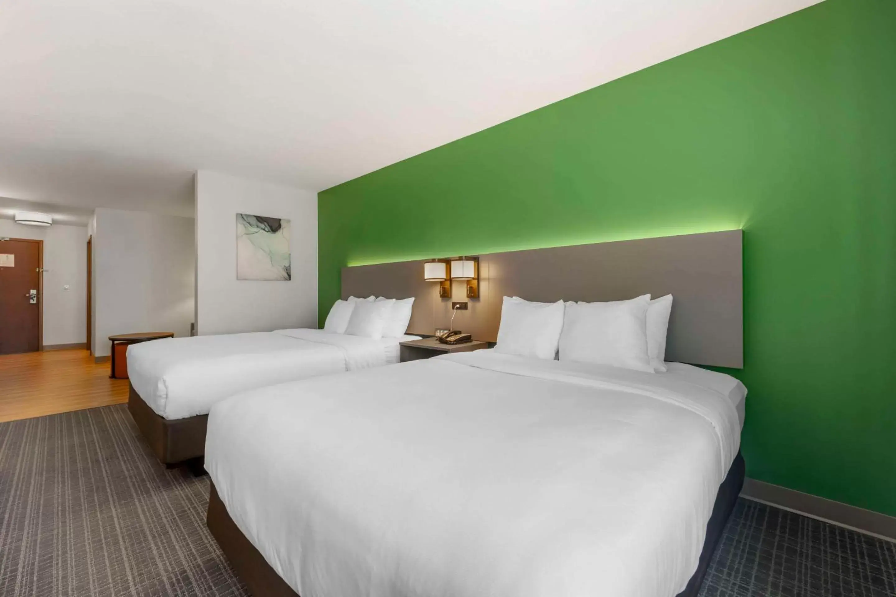 Bedroom, Bed in Comfort Suites Conference Center Rapid City