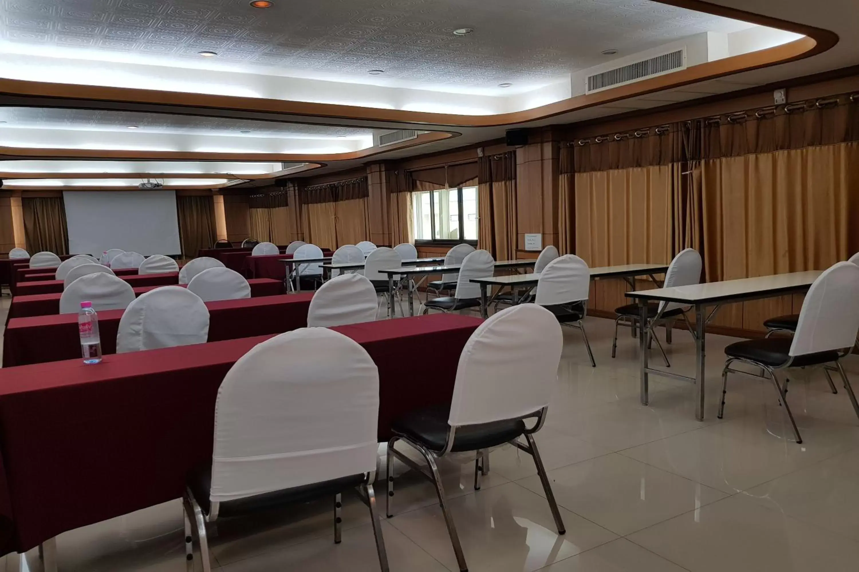 Meeting/conference room in Poonsook Phitsanulok Hotel SHA Plus