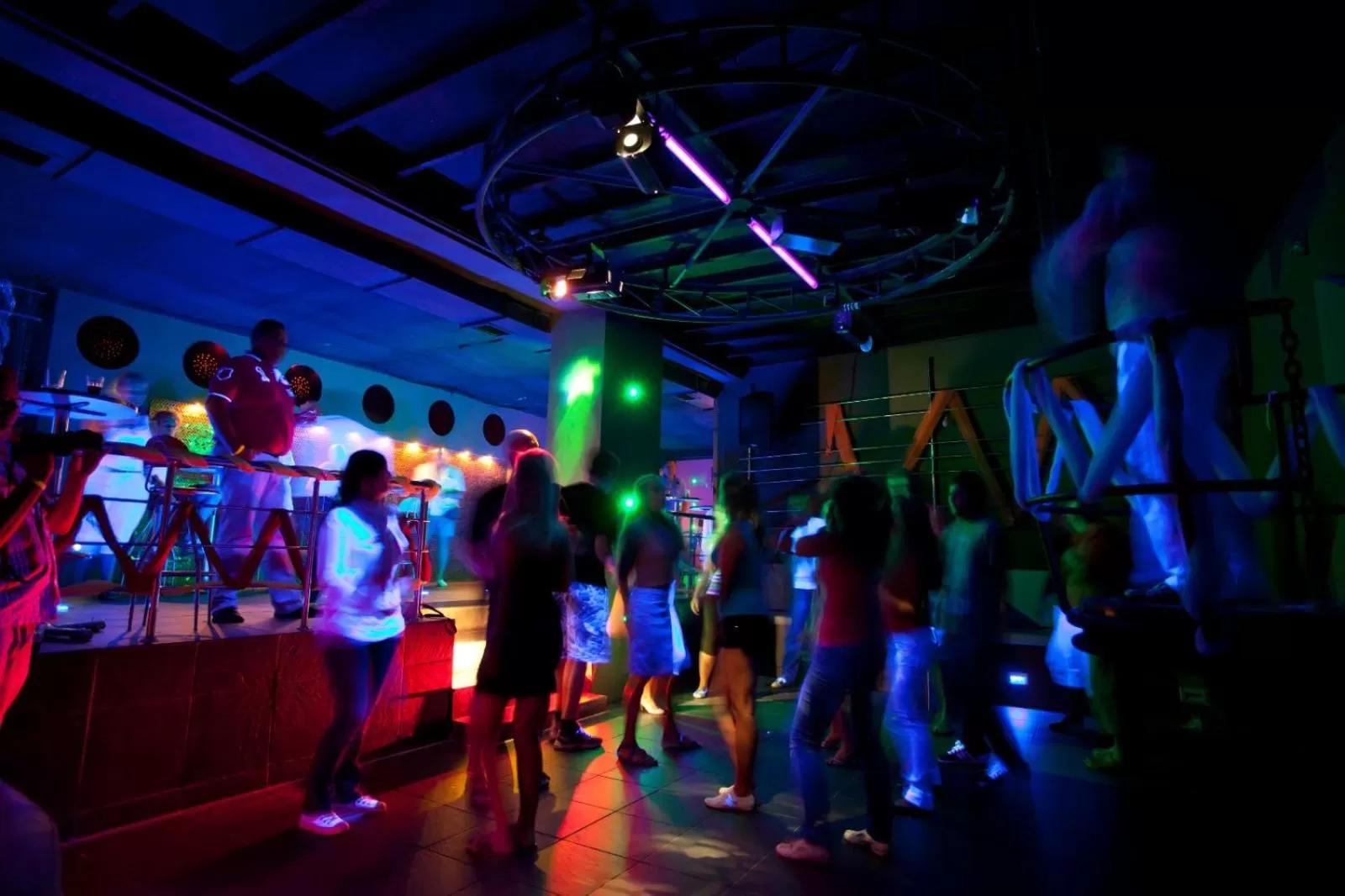 Evening Entertainment in Paradiso Günlük Kiralık Daireler Only Room