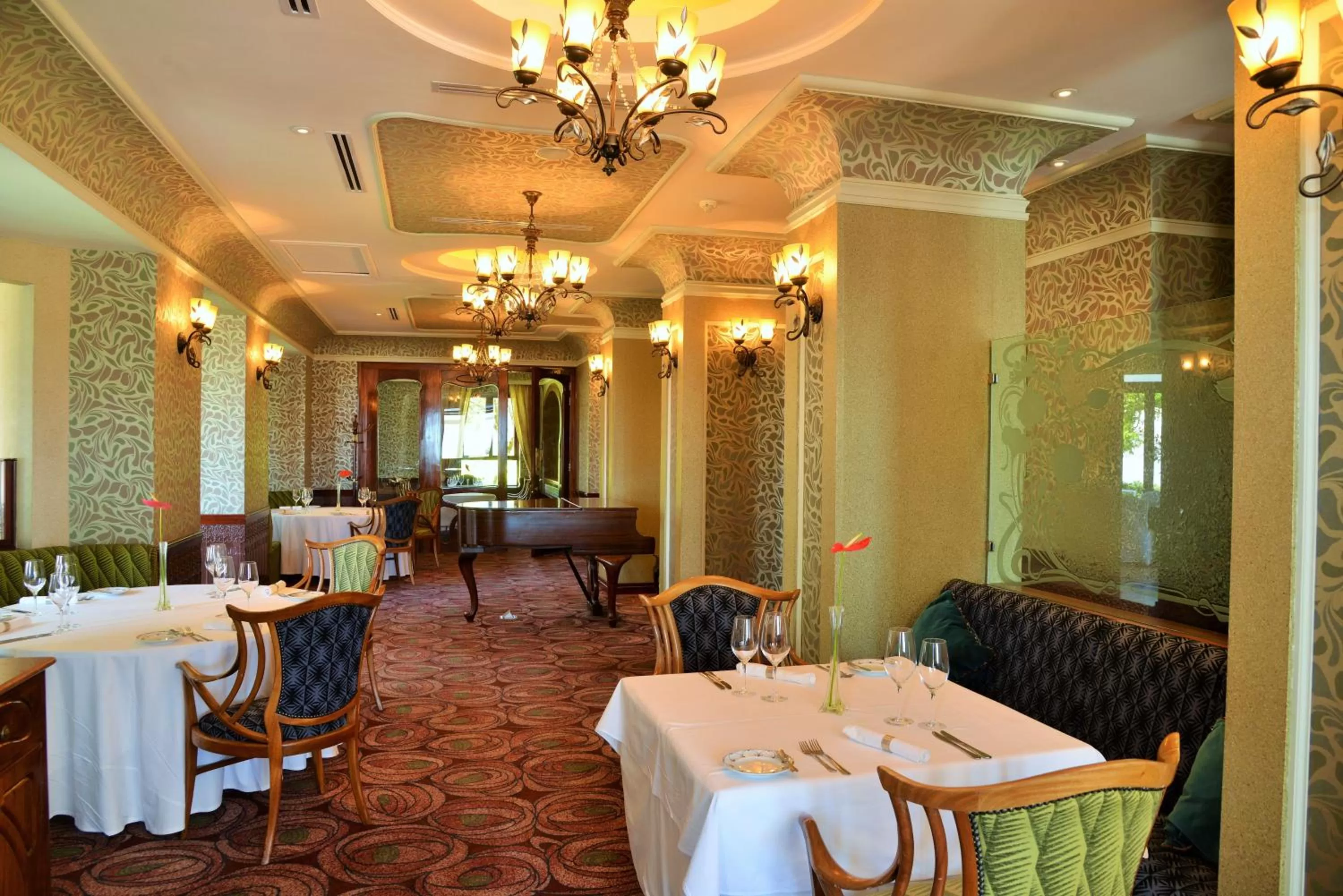 Restaurant/places to eat in Polana Serena Hotel