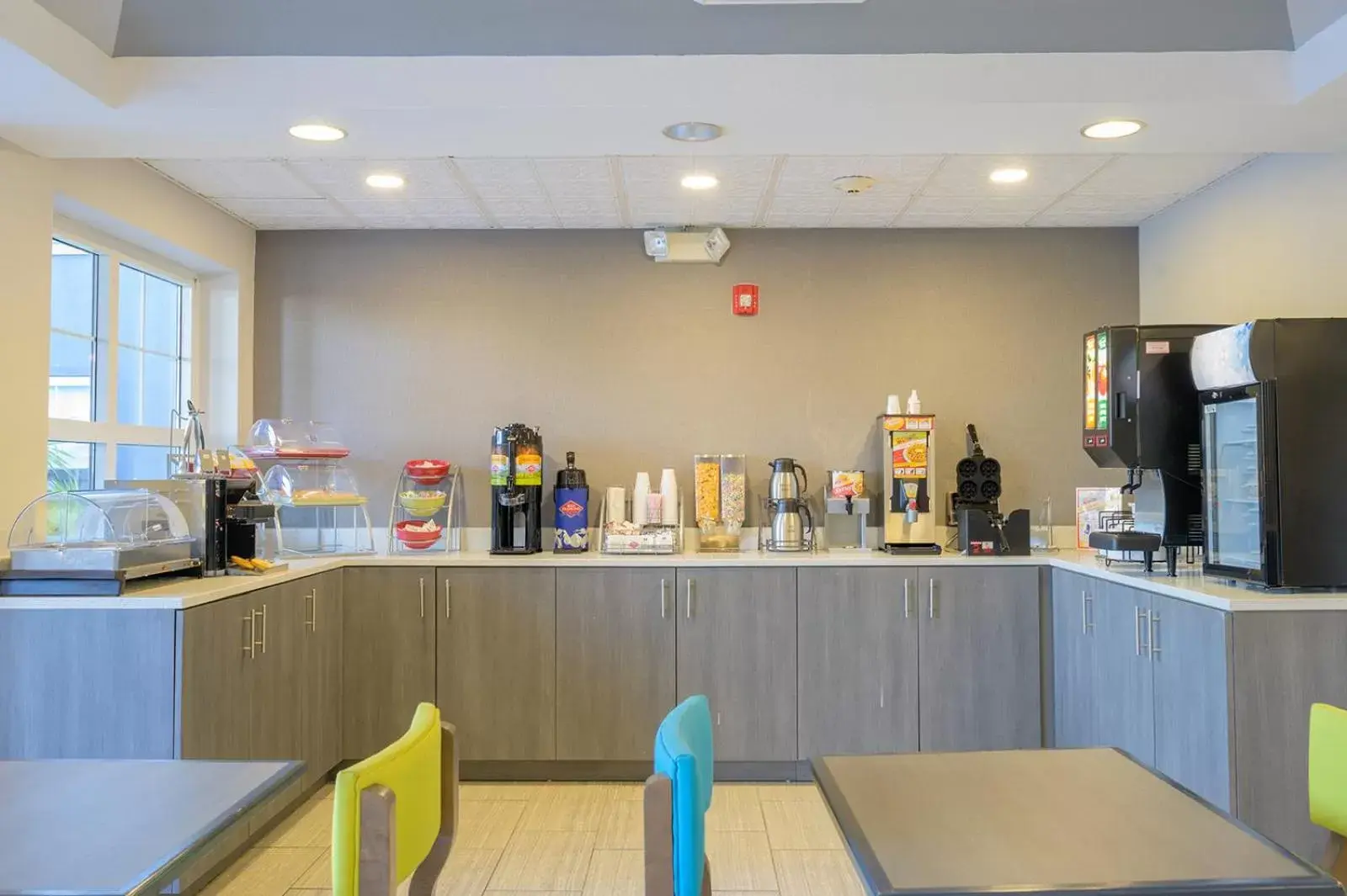 Buffet breakfast in Hawthorn Extended Stay by Wyndham Panama City Beach Buffet breakfast in Hawthorn Extended Stay by Wyndham Panama City Beach