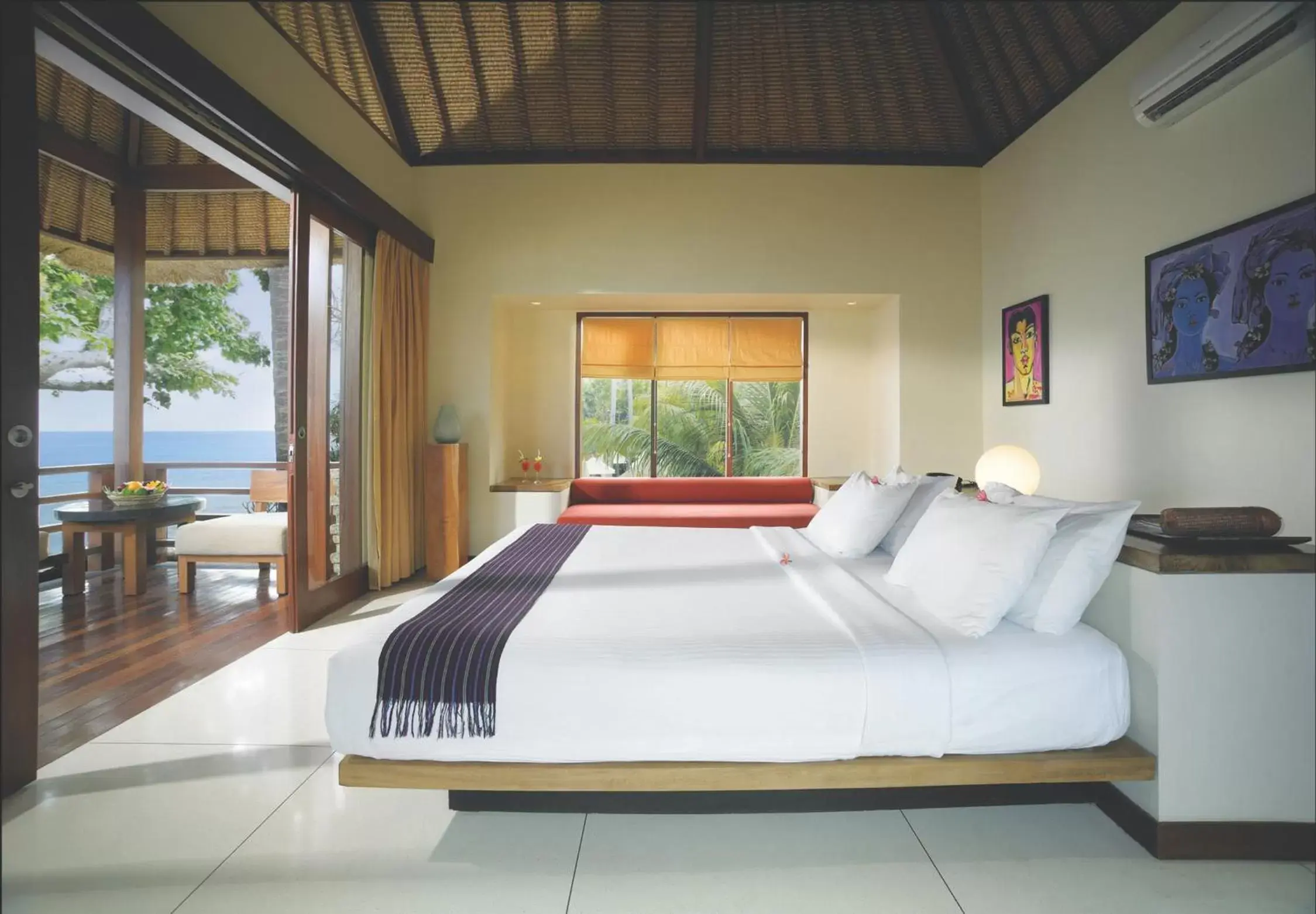 Bed in Qunci Villas Hotel