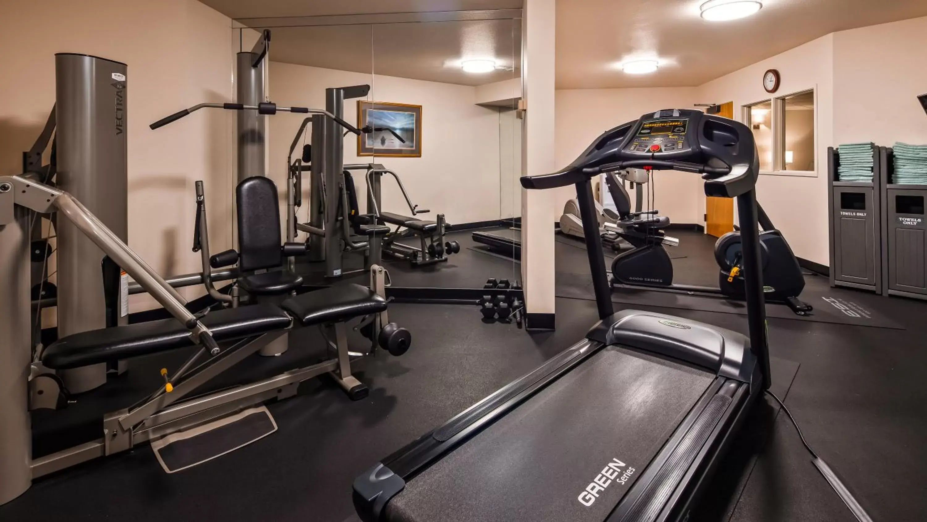 Fitness centre/facilities, Fitness Center/Facilities in Best Western Plus Edmonds Harbor Inn