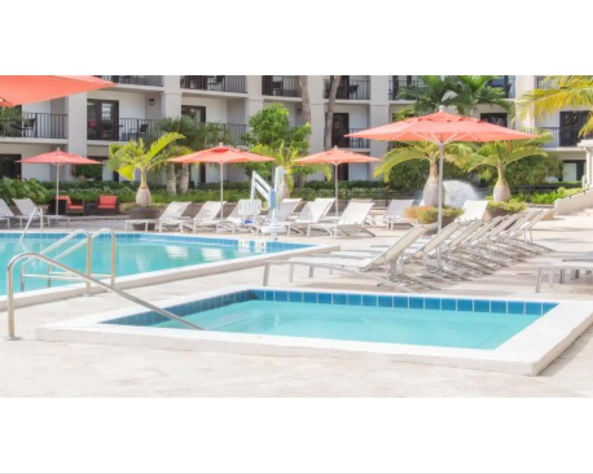 Swimming Pool in Wyndham Boca Raton Hotel