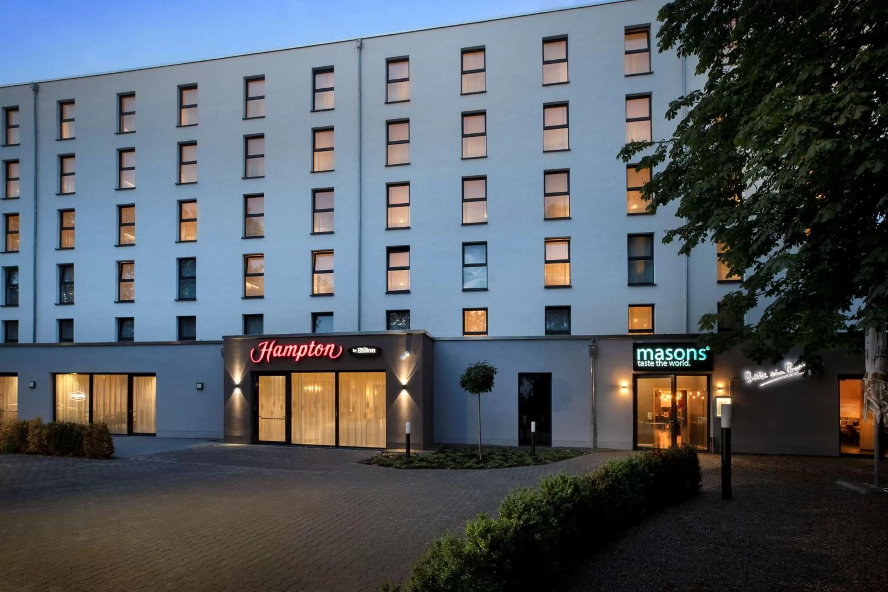 Property building in Hampton By Hilton Kaiserslautern