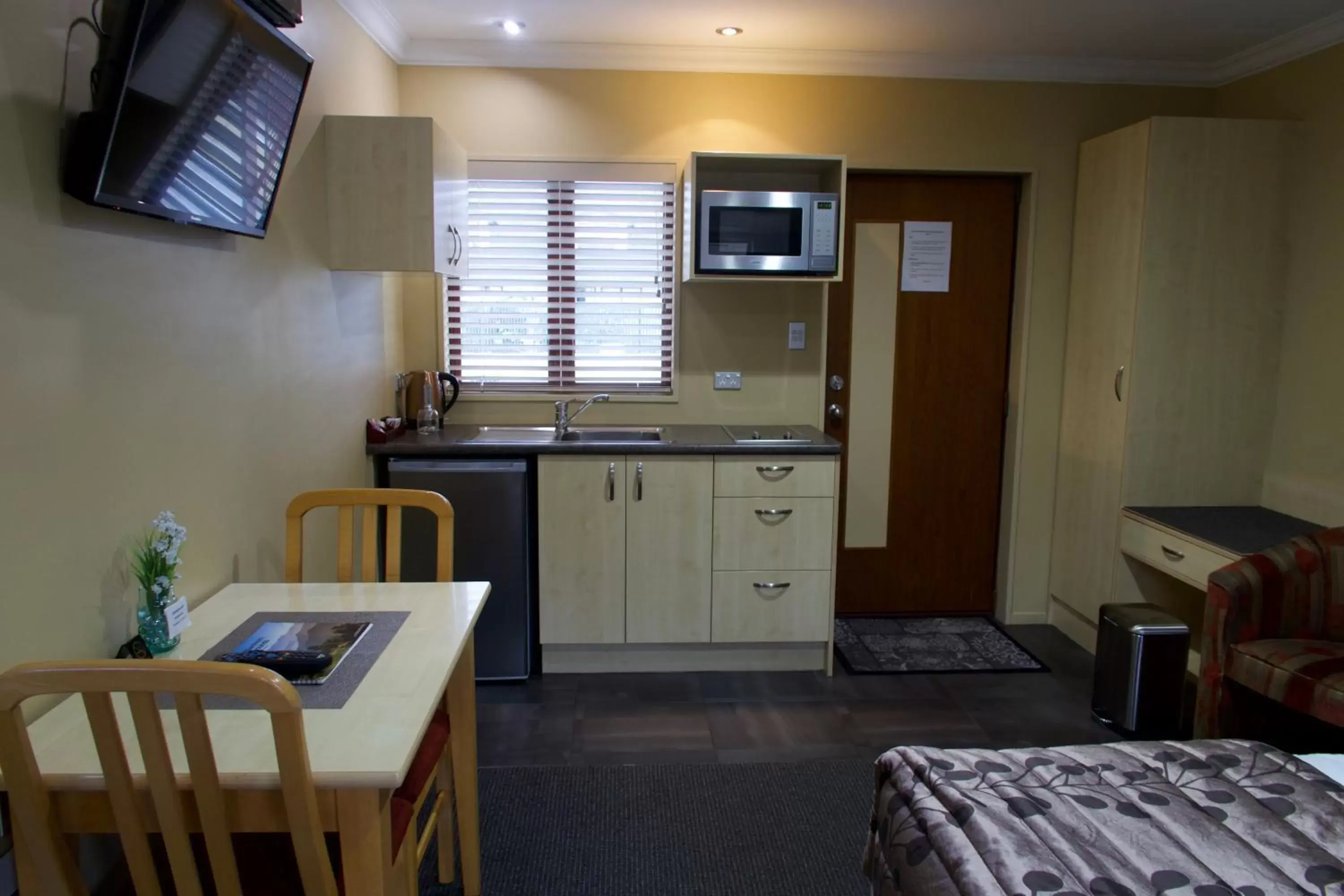 Kitchen or kitchenette, Kitchen/Kitchenette in Blenheim Spa Motor Lodge