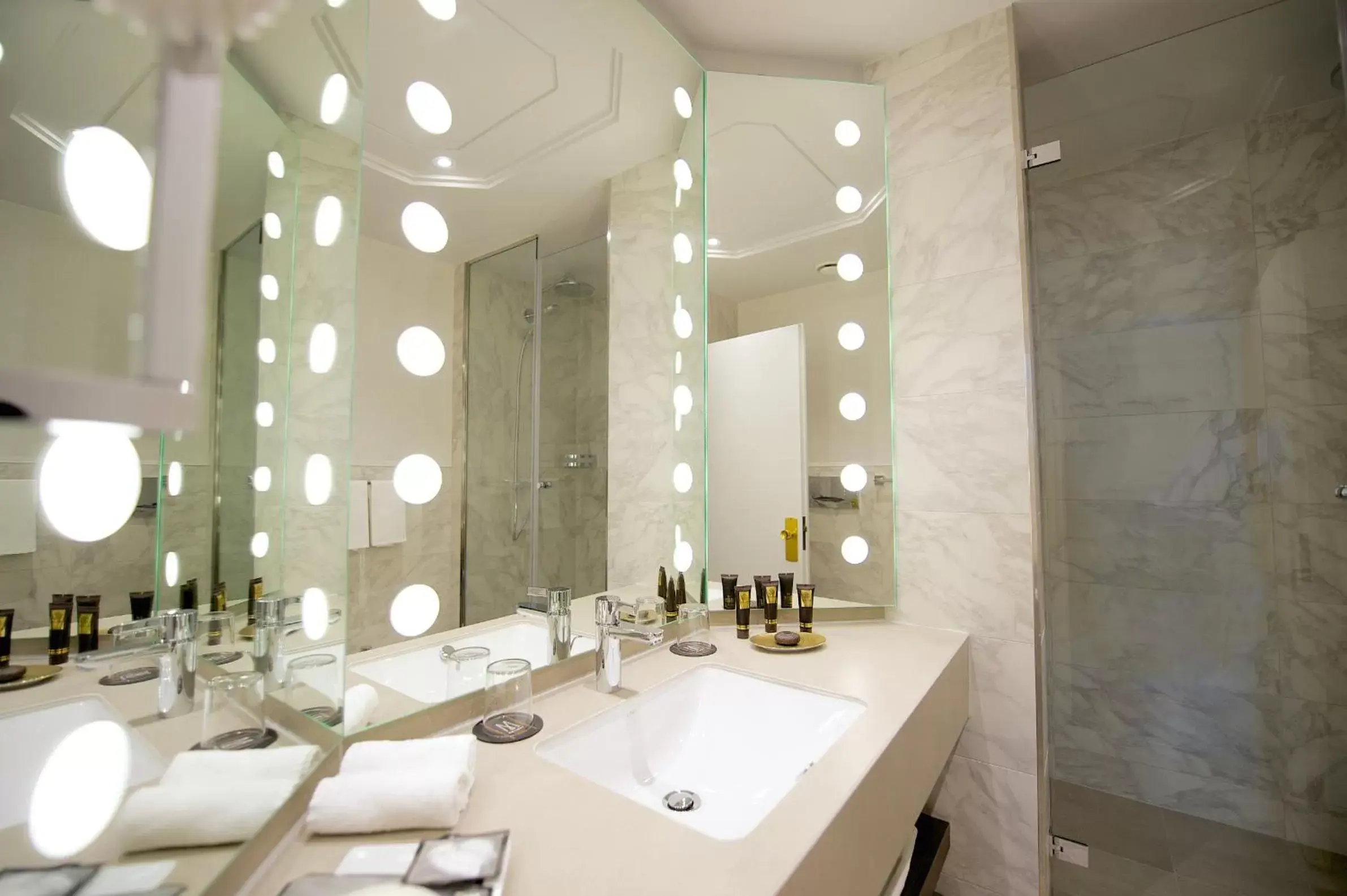 Bathroom in Hotel Cerretani Firenze - MGallery Collection