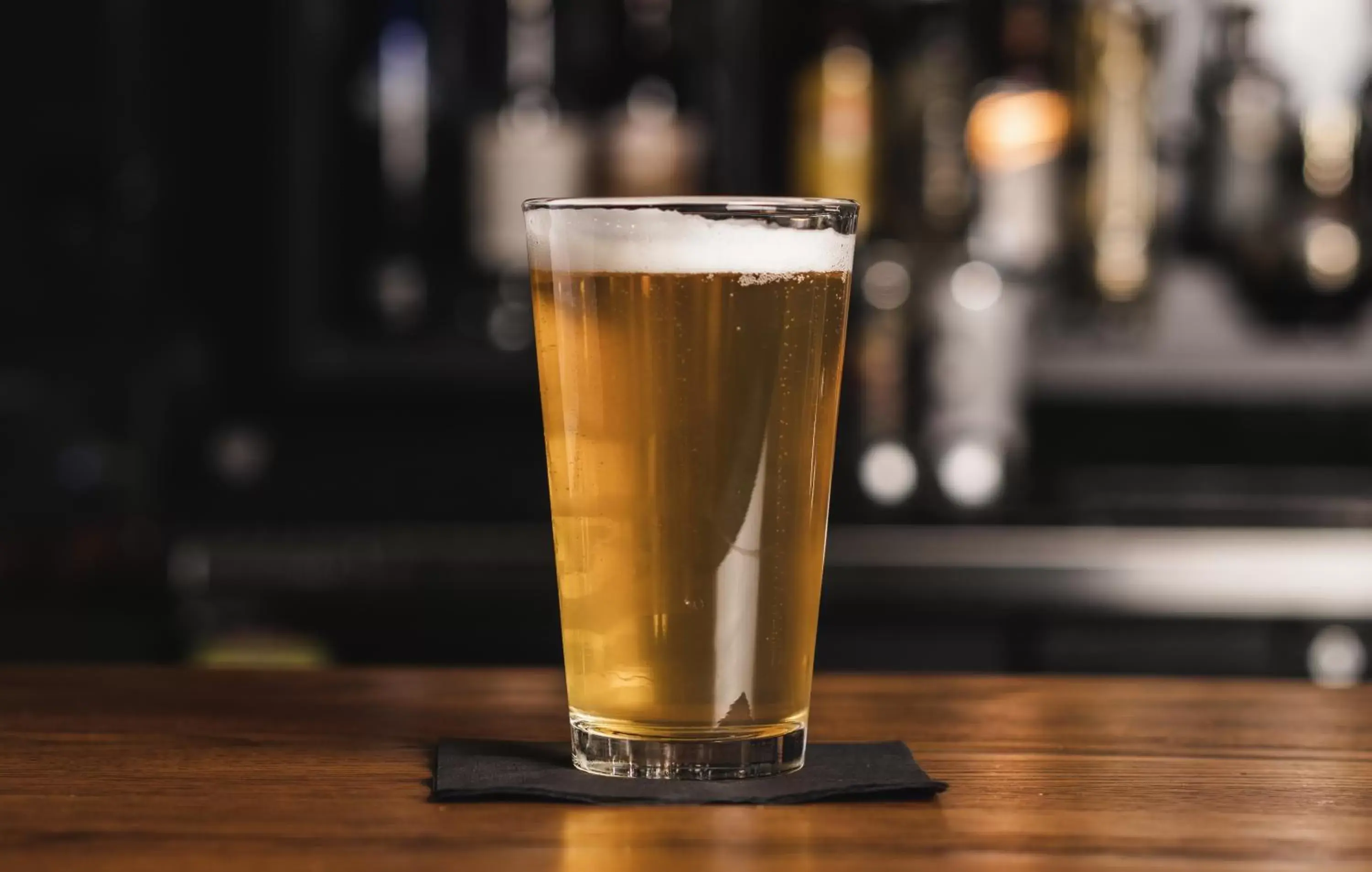 Lounge or bar in Hunter Lodge, a Bluebird by Lark Lounge or bar in Hunter Lodge, a Bluebird by Lark