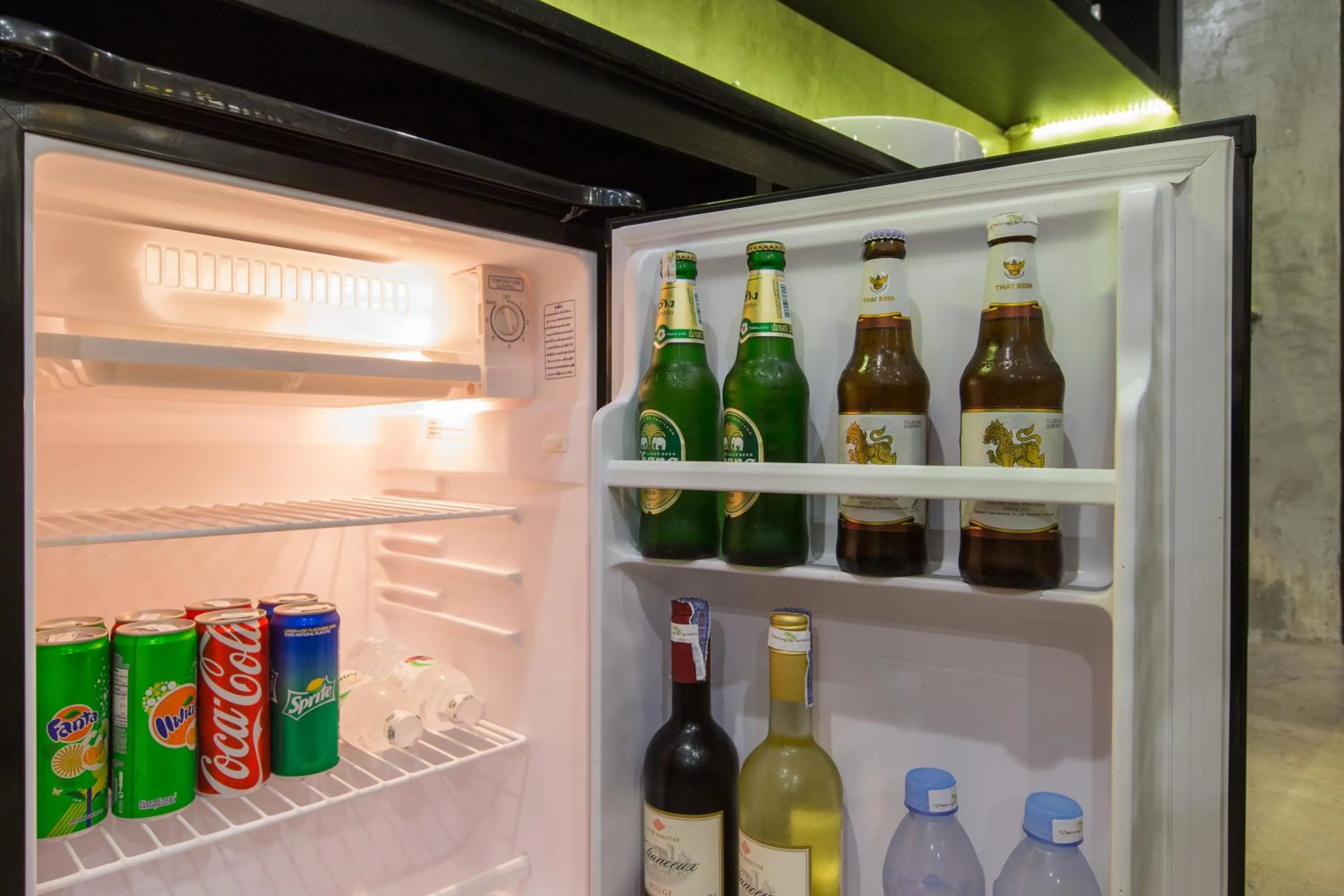 Food and drinks in Patong Signature Boutique Hotel