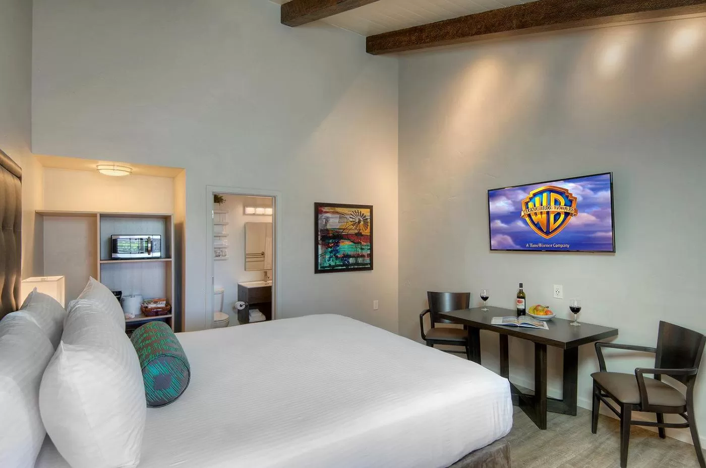 Bed in The Inn at Pasatiempo