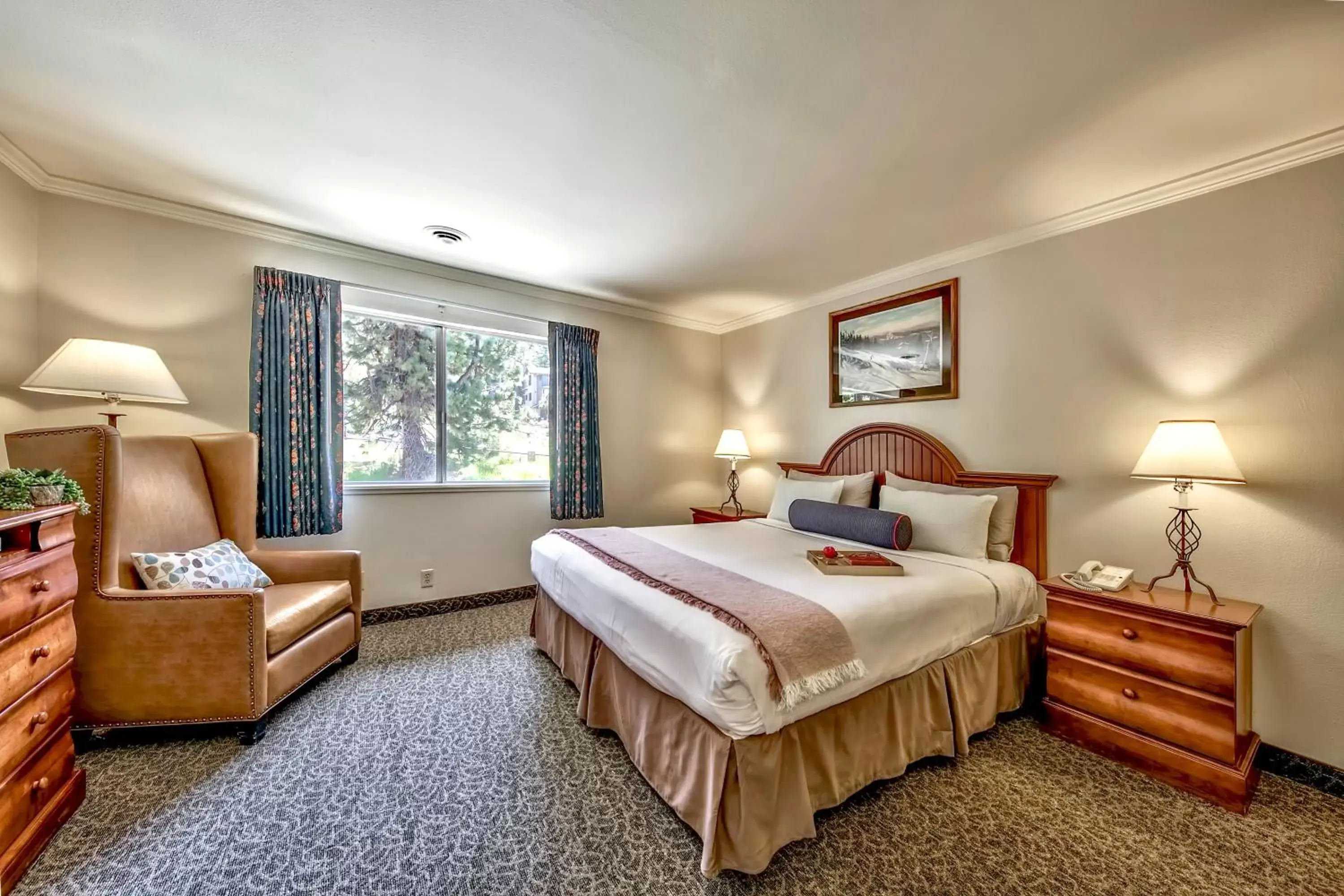 Bed in Forest Suites Resort at the Heavenly Village