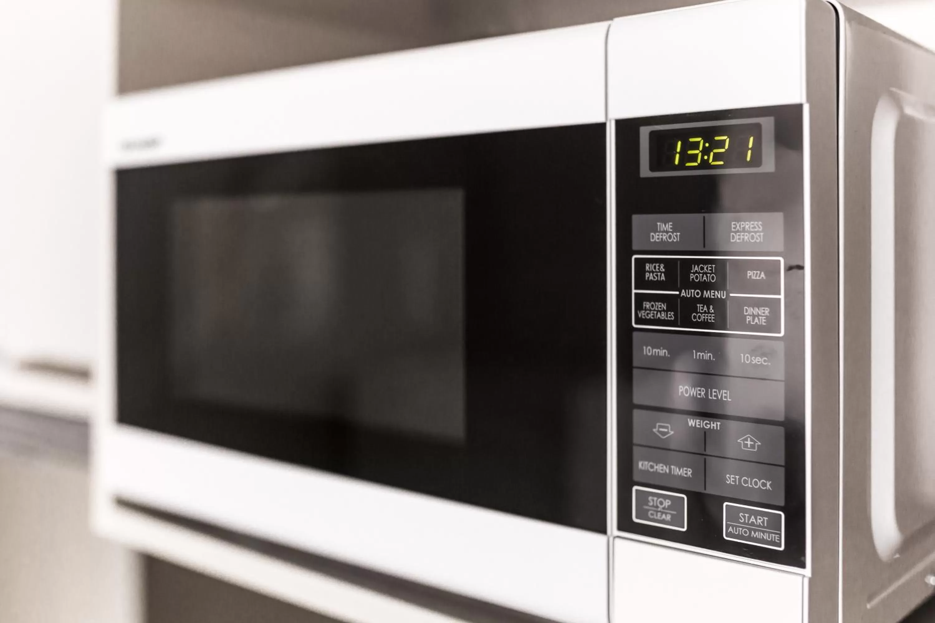 Kitchen or kitchenette in St Ives Apartments