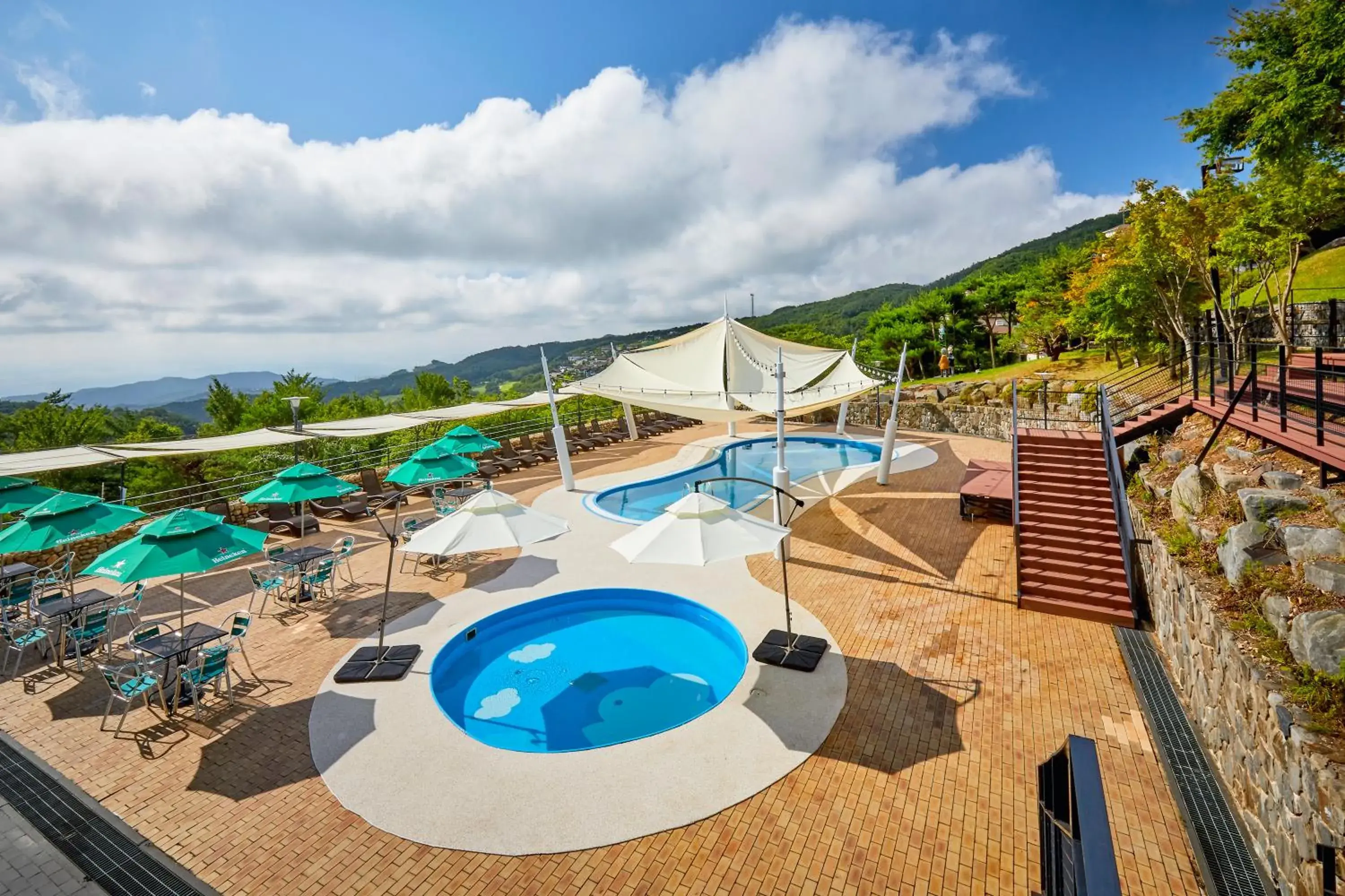 Swimming pool, Pool View in Mauna Ocean Resort