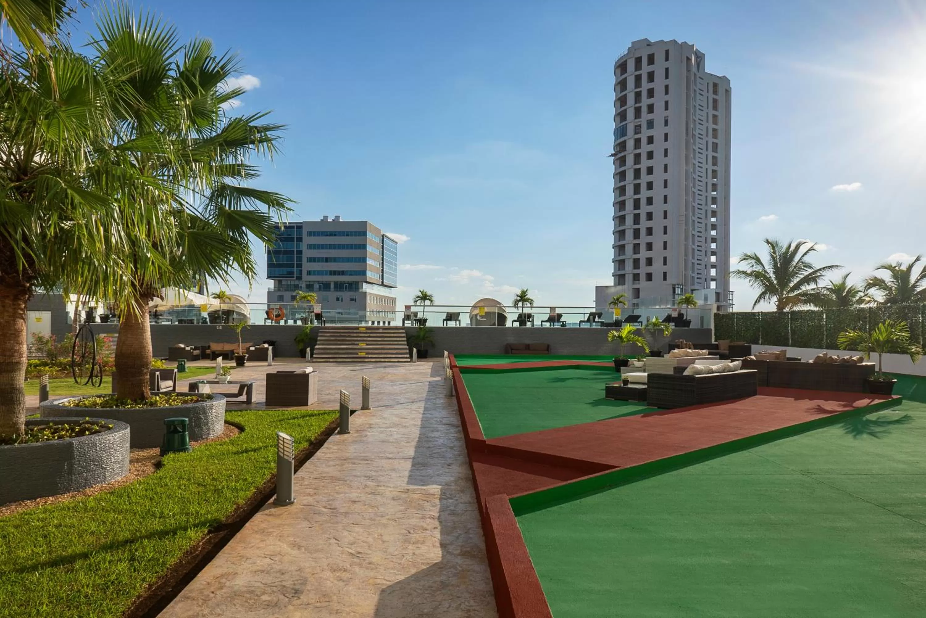 Day in Suites Malecon Cancun