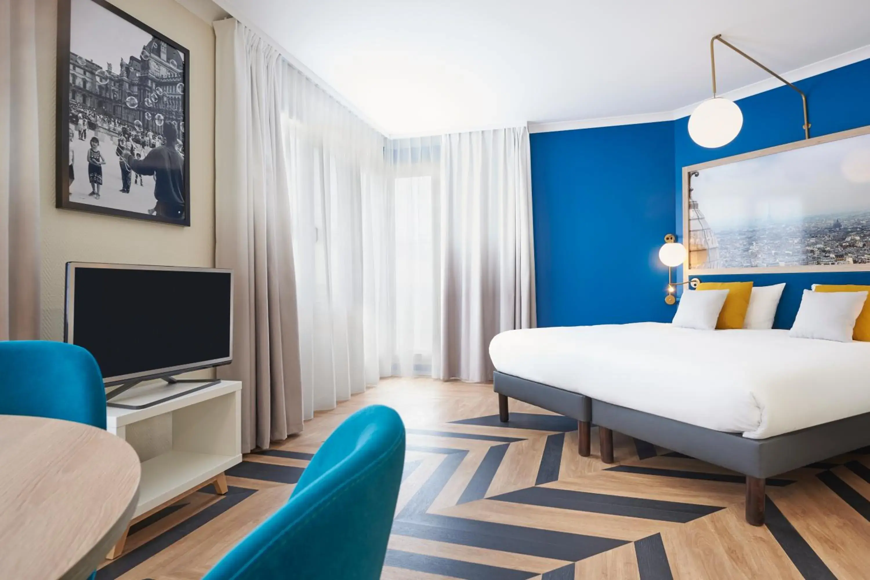 Bedroom, Bed in Aparthotel Adagio Porte de Versailles