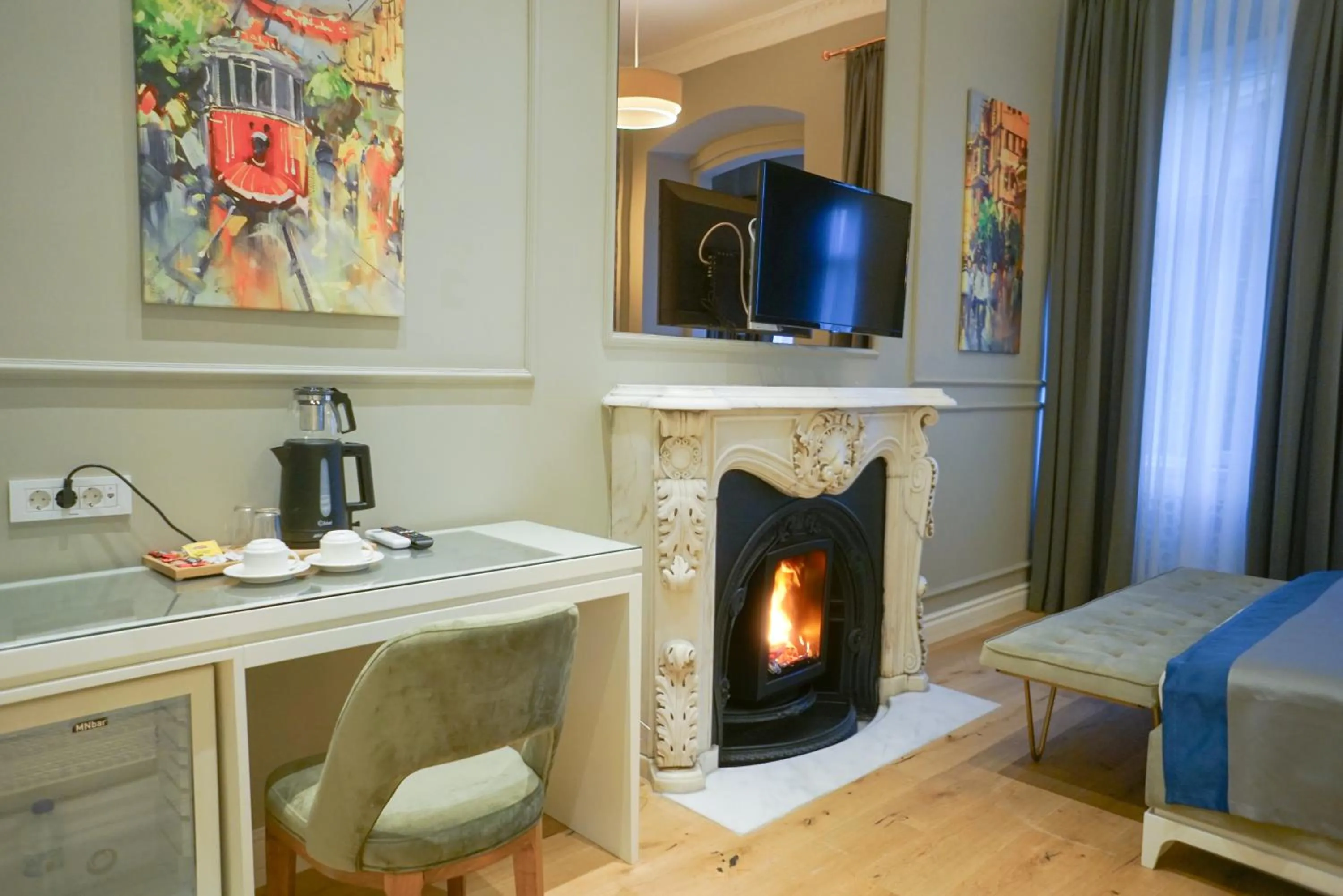 flat iron, Bed in Triada Hotel Taksim - Special Category