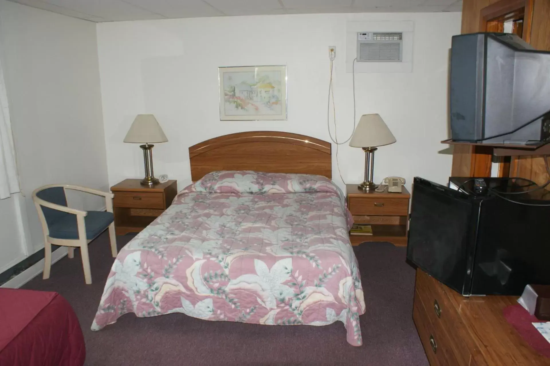 Photo of the whole room, Bed in Northern Peaks Motor Inn