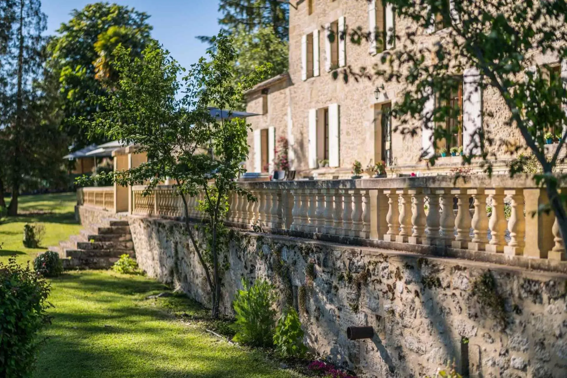 Property Building in Château Puygrenier