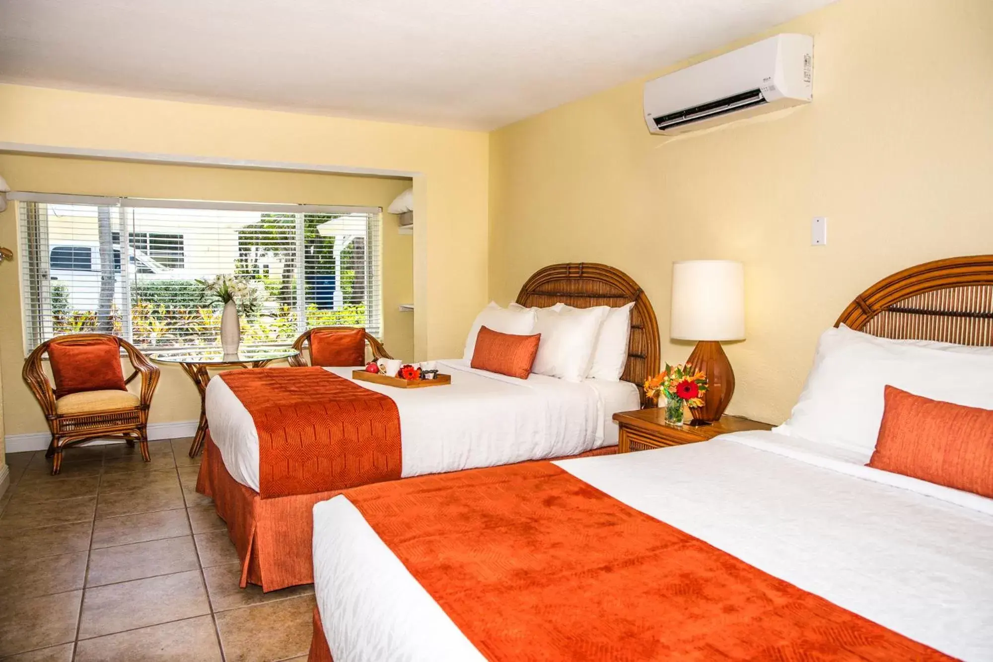 Seating area in Coconut Bay Resort - Key Largo