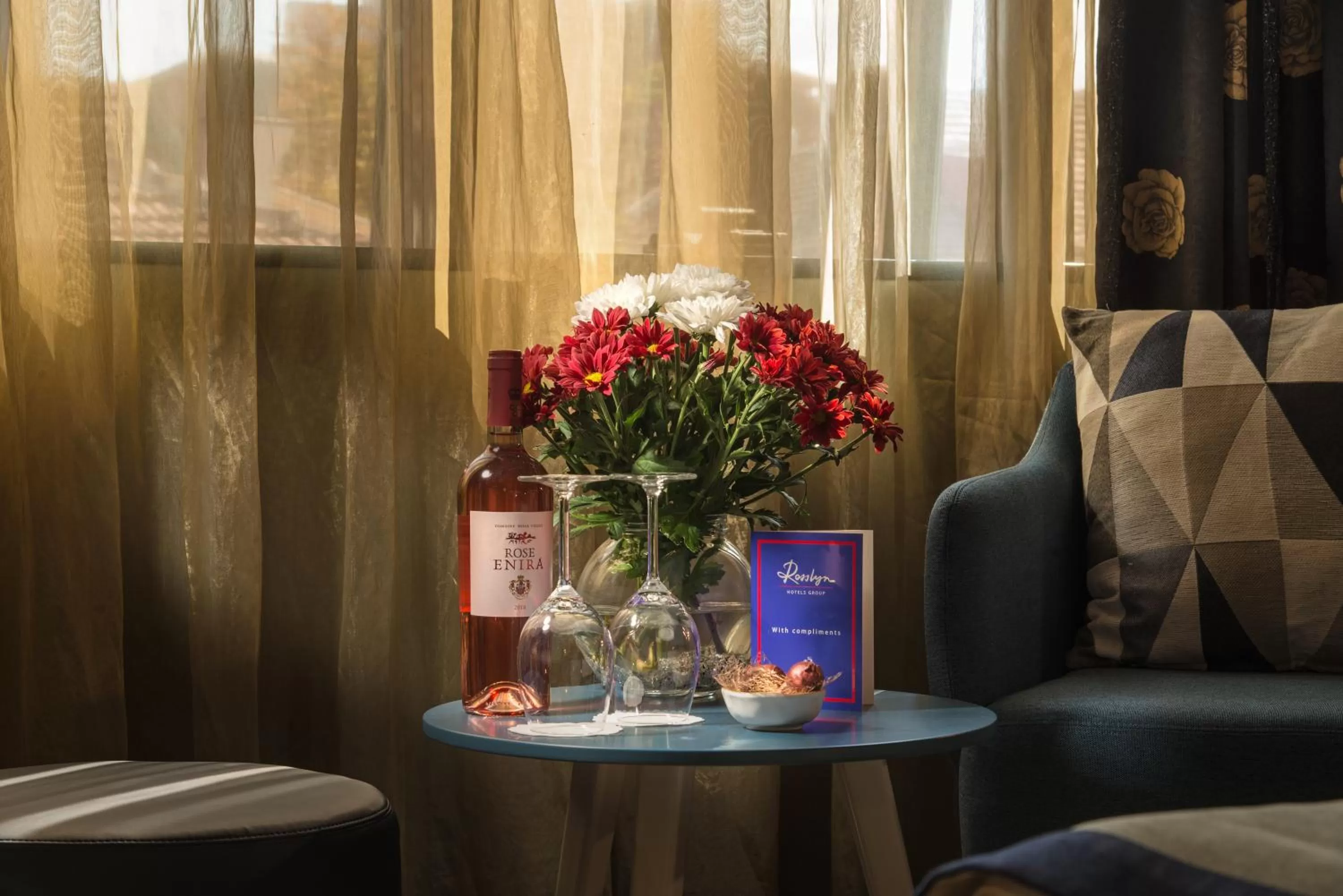 Seating area in Rosslyn Thracia Hotel Sofia