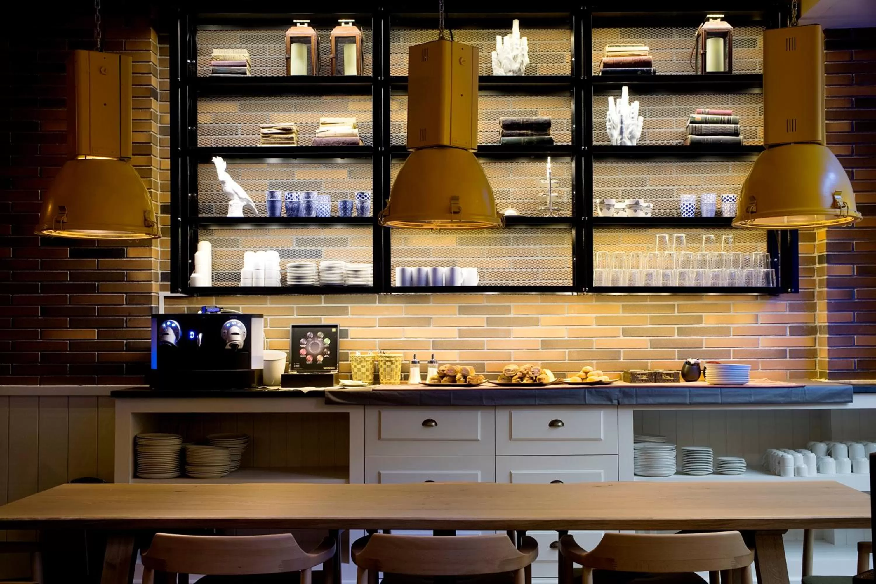 Restaurant/places to eat in Praktik Bakery