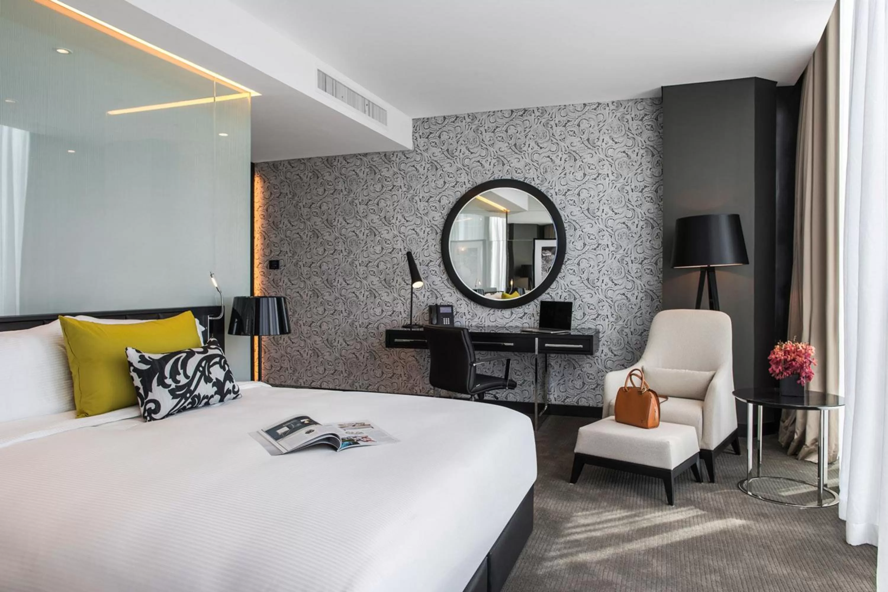 Photo of the whole room, Bed in Amman Rotana