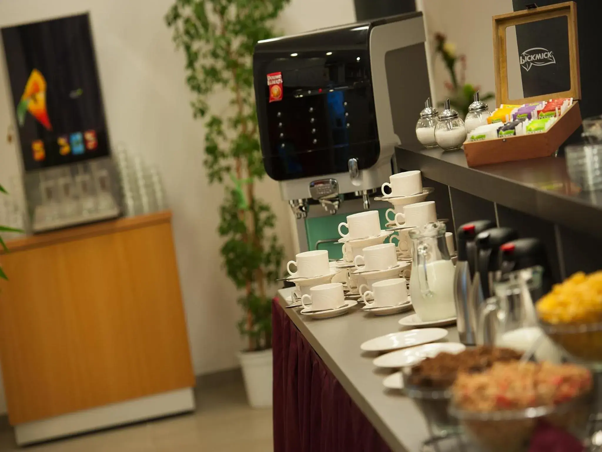 Coffee/tea facilities in EA Business Hotel Jihlava