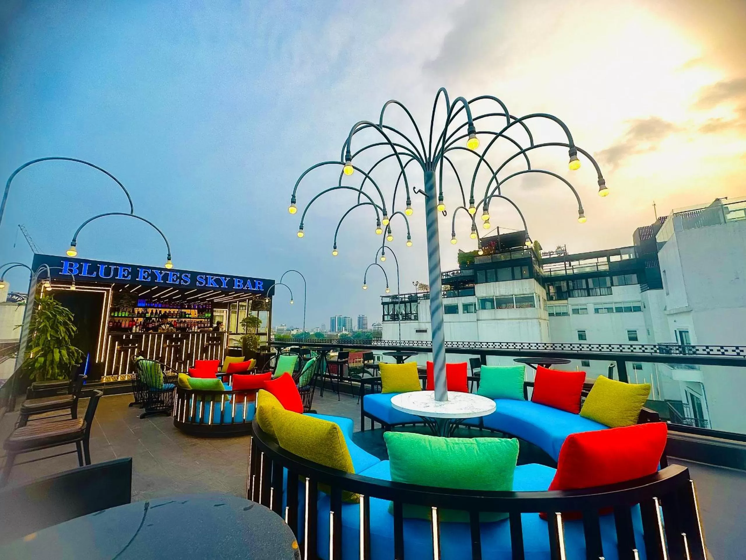 Lounge or bar in Shining Central Hotel & Spa