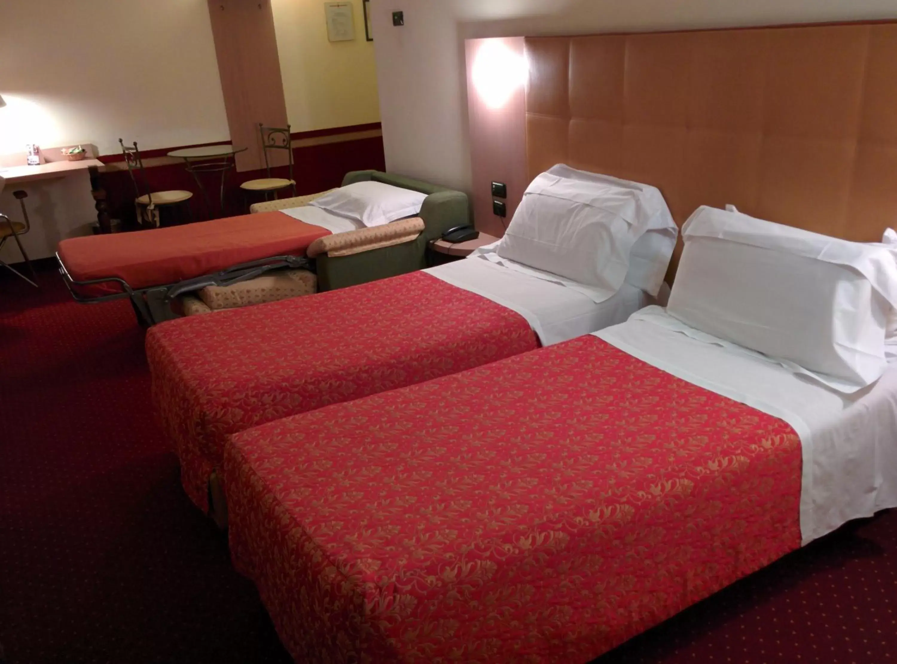 Photo of the whole room, Bed in Art & Hotel Aeroporto