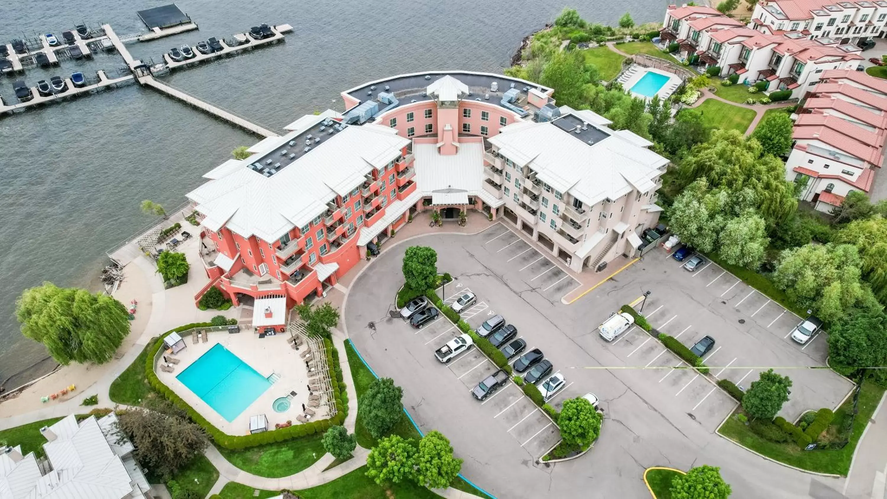 Property building in Manteo at Eldorado Resort Property building in Manteo at Eldorado Resort