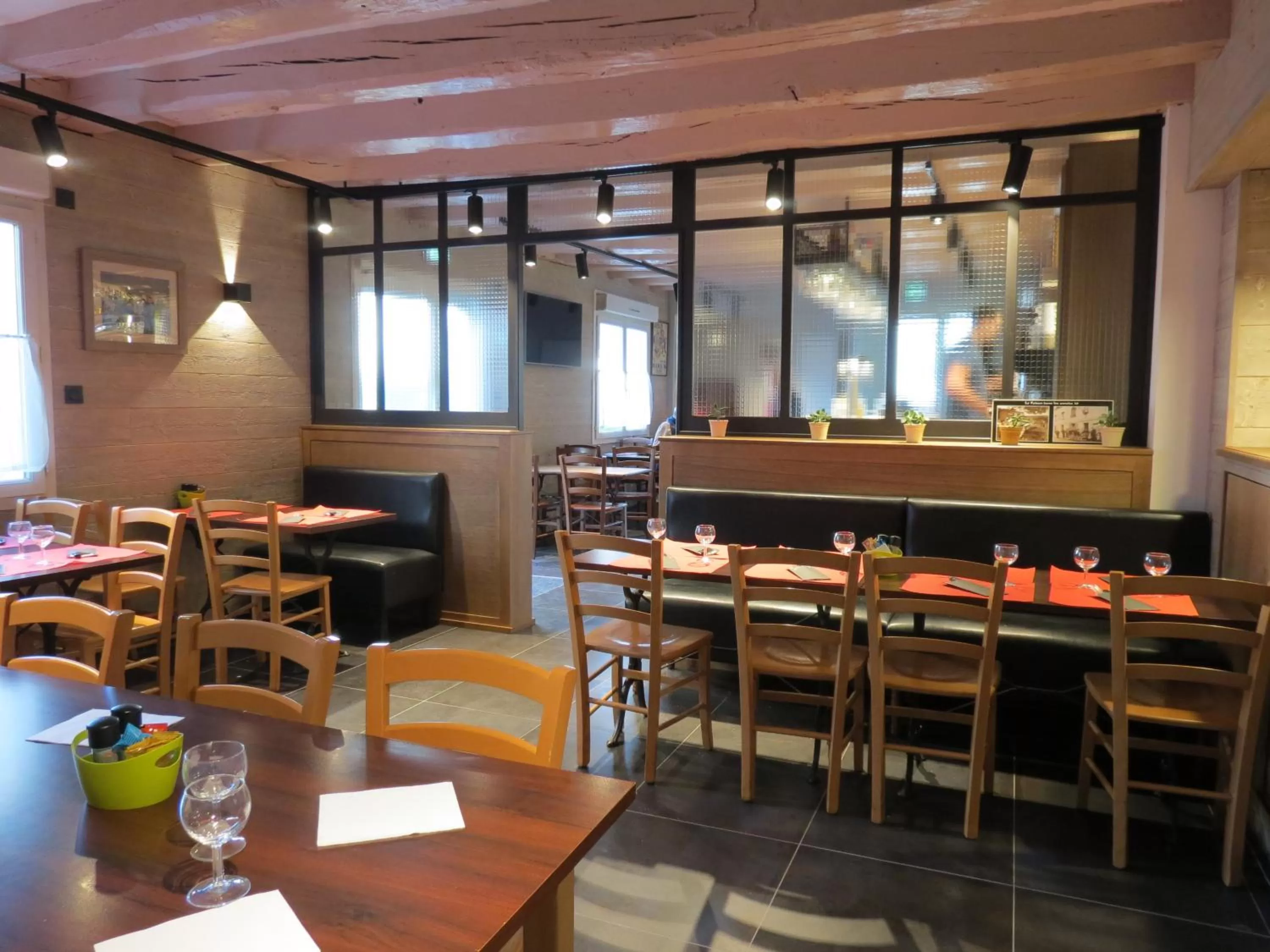 Restaurant/places to eat in Hotel le Faisan