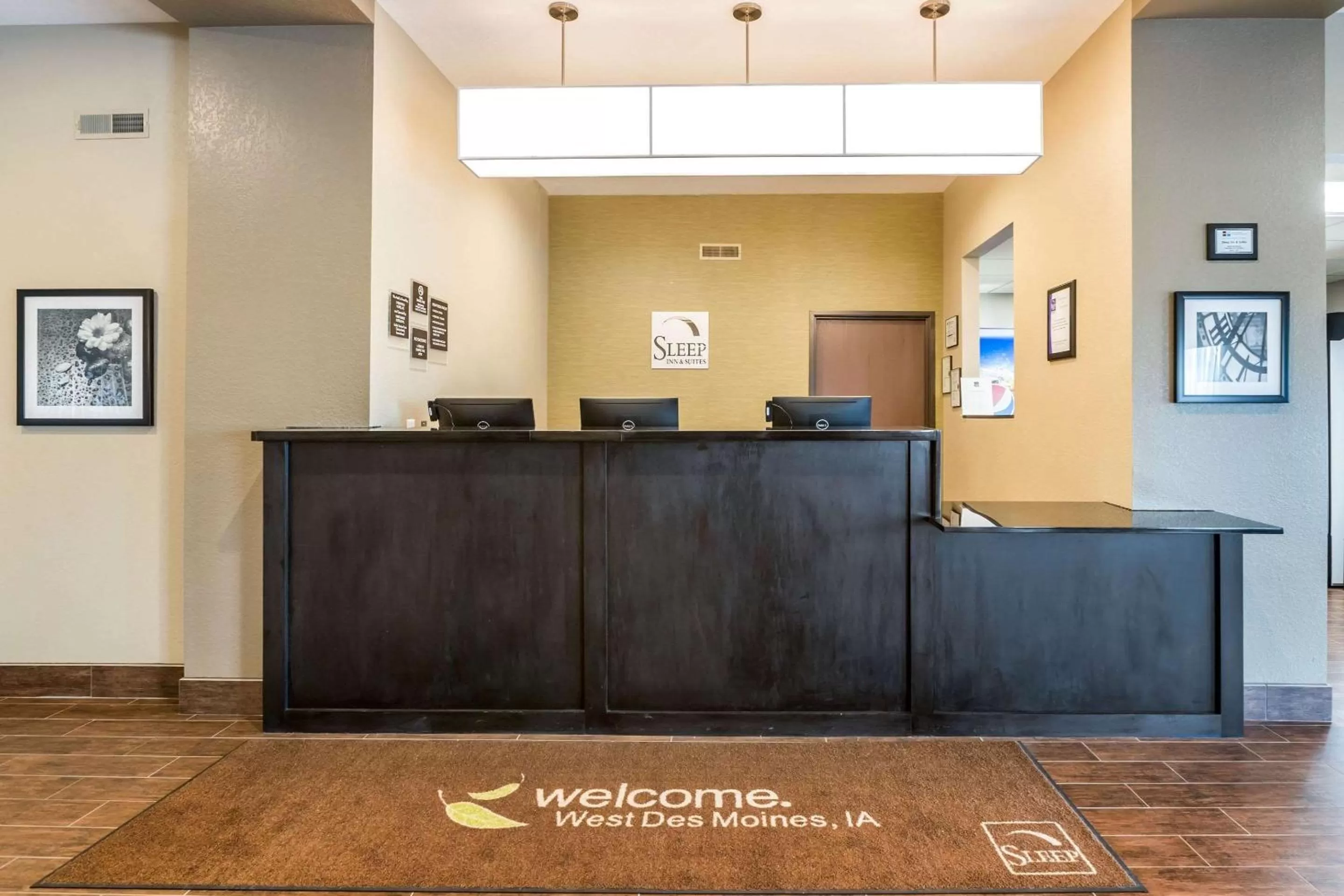 Lobby or reception in Sleep Inn & Suites West Des Moines near Jordan Creek