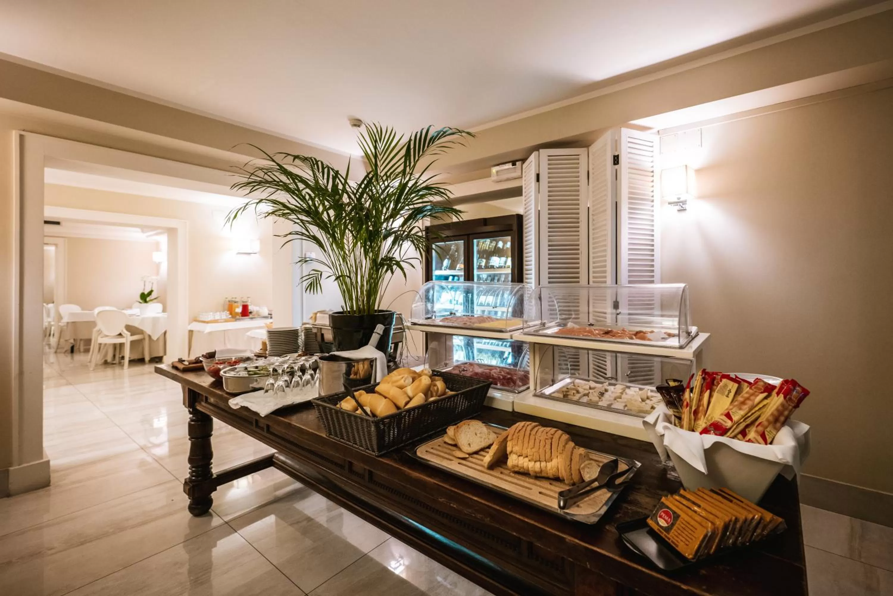 Food and drinks in Hotel De La Ville