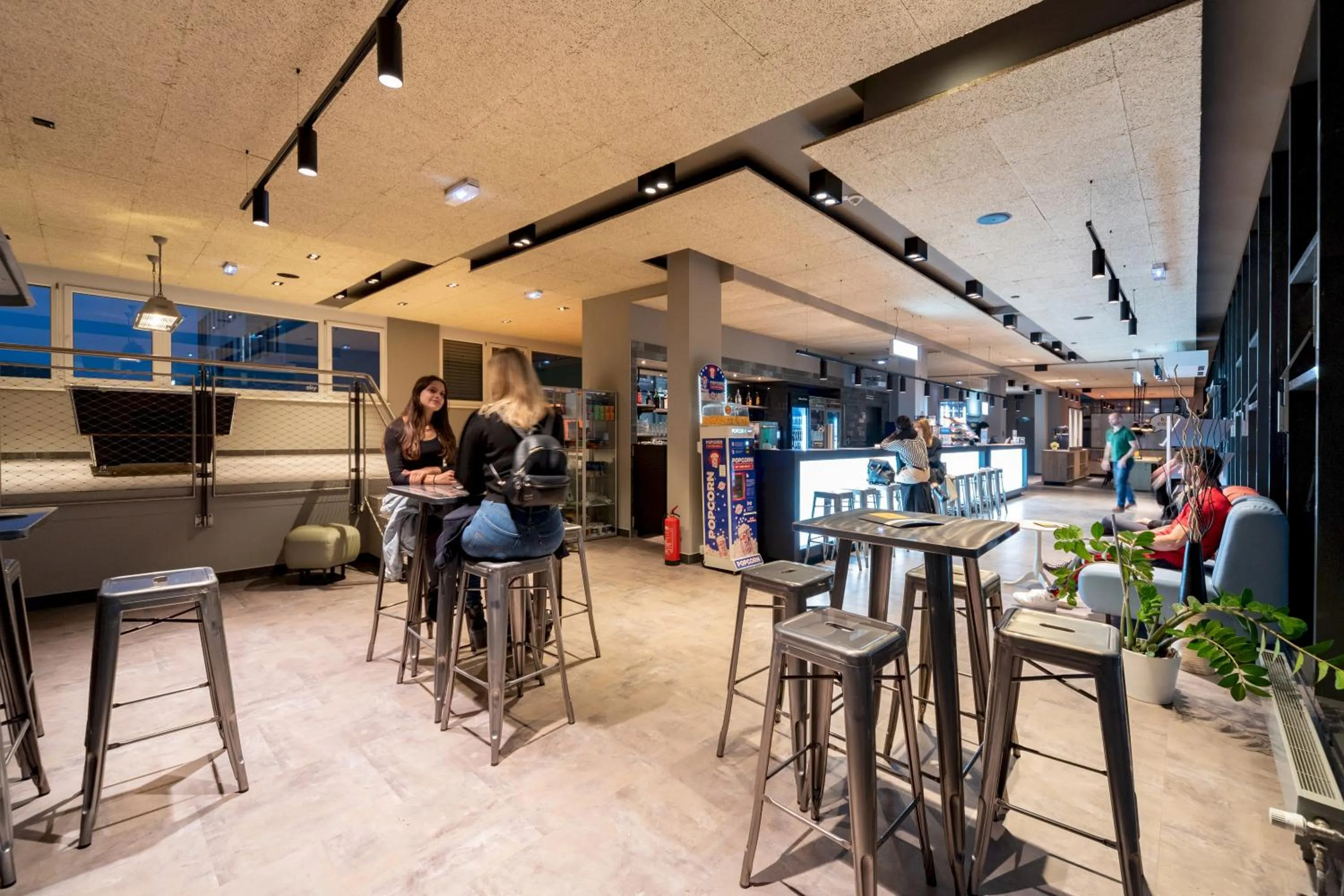 Lounge or bar in a&o Graz Hauptbahnhof
