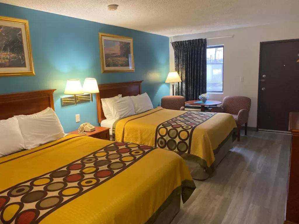 Bedroom, Bed in Americas Best Value Inn West Frankfort