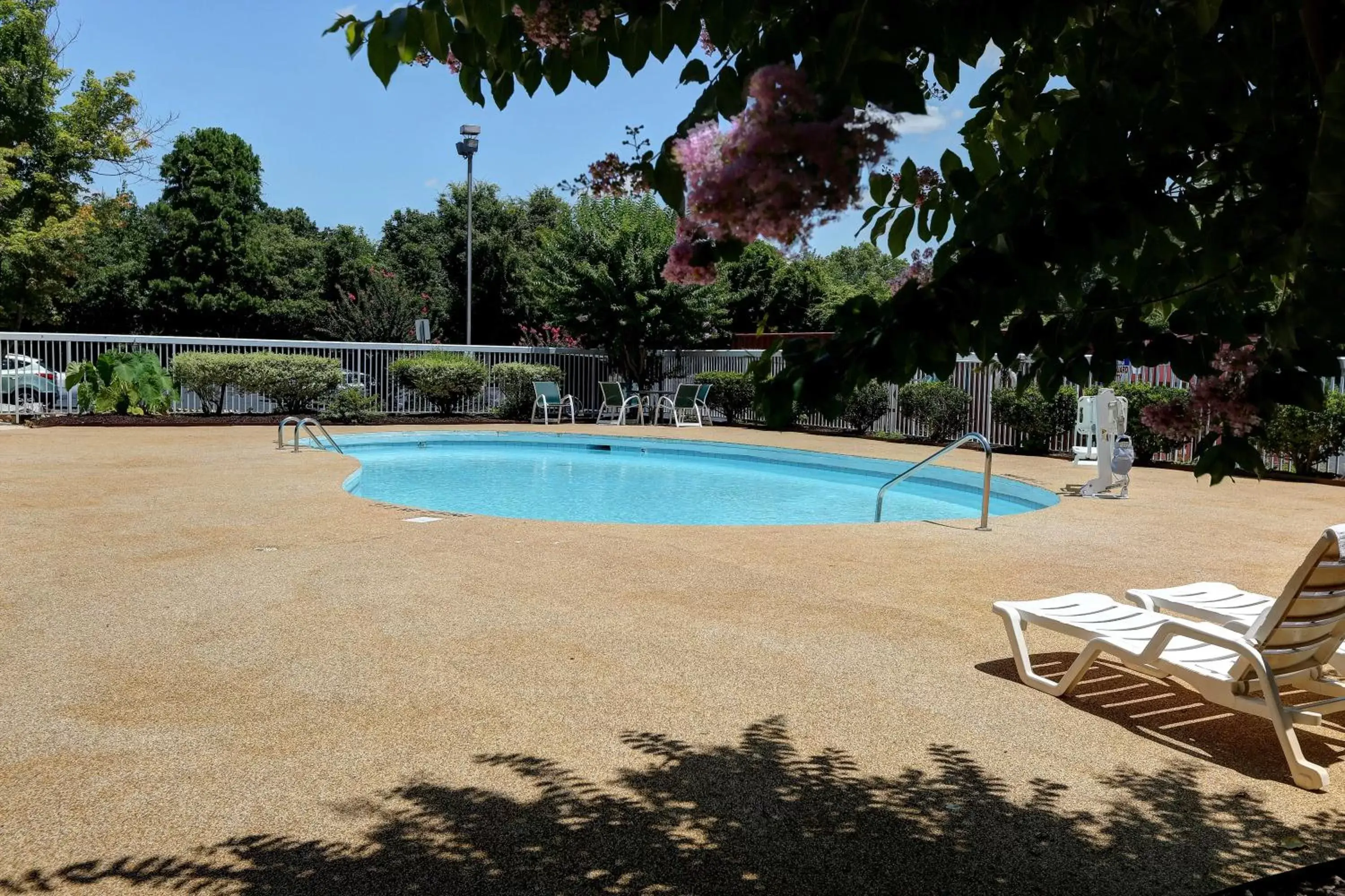 Day, Swimming Pool in Country Inn & Suites by Radisson, Charlotte I-85 Airport, NC