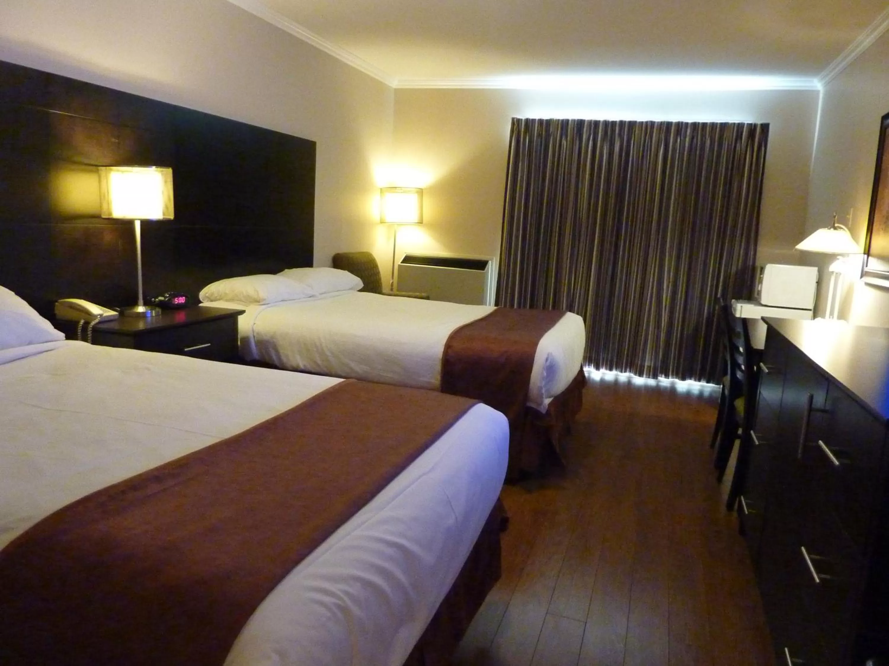 Bed in Motel Becancour