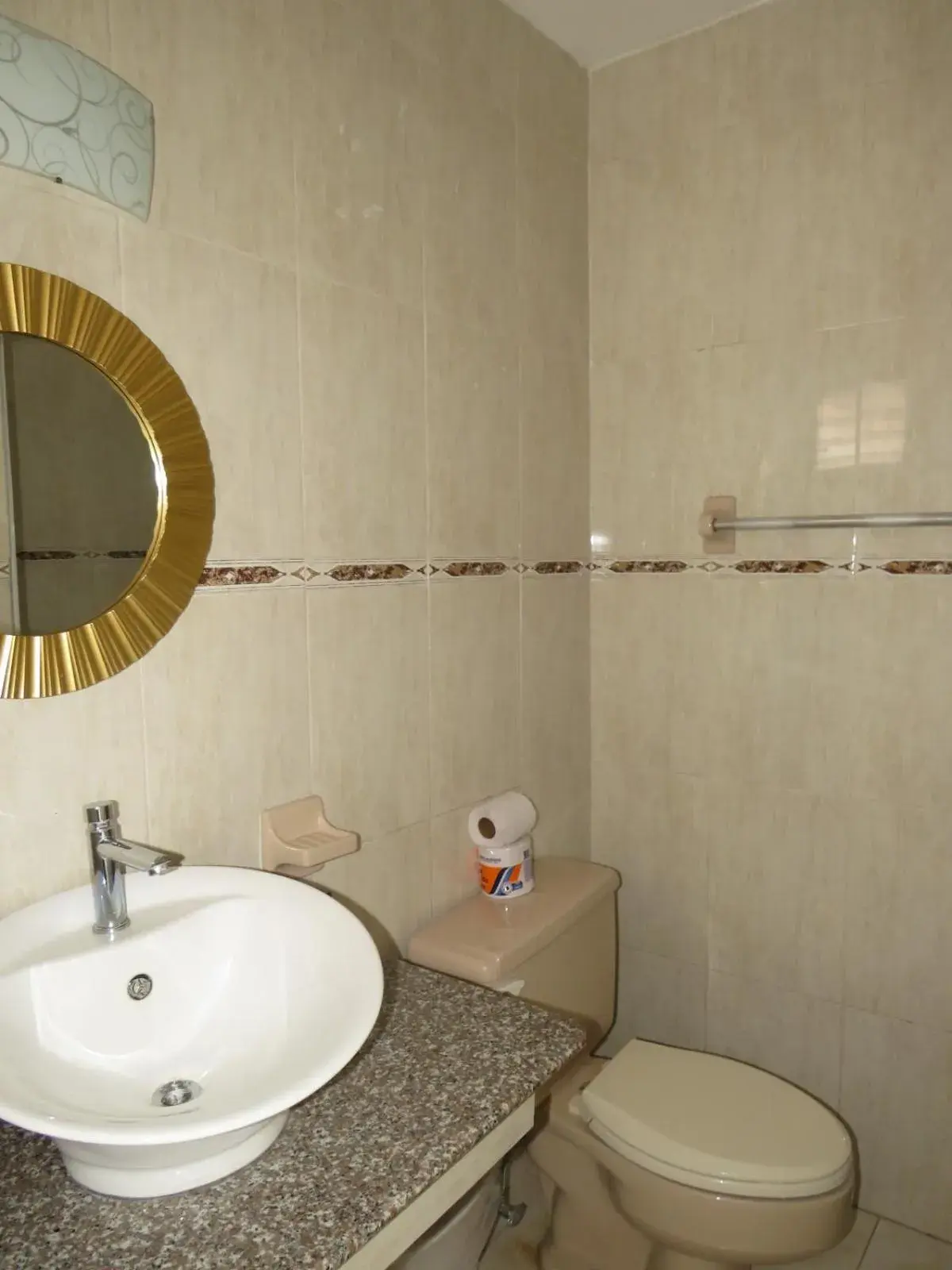 Bathroom in Hotel Costa Inn