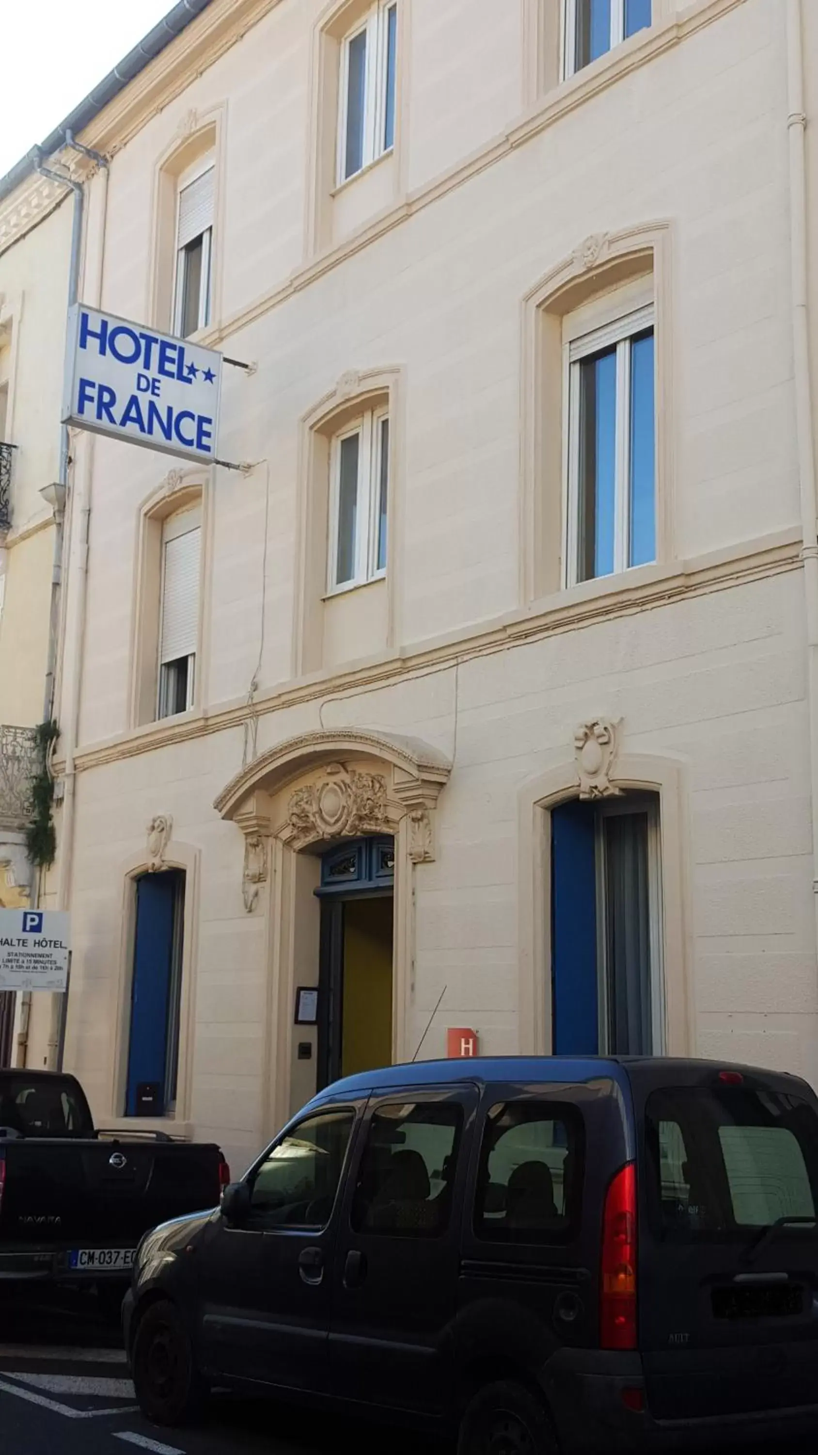 Facade/entrance, Property Building in Hotel de France