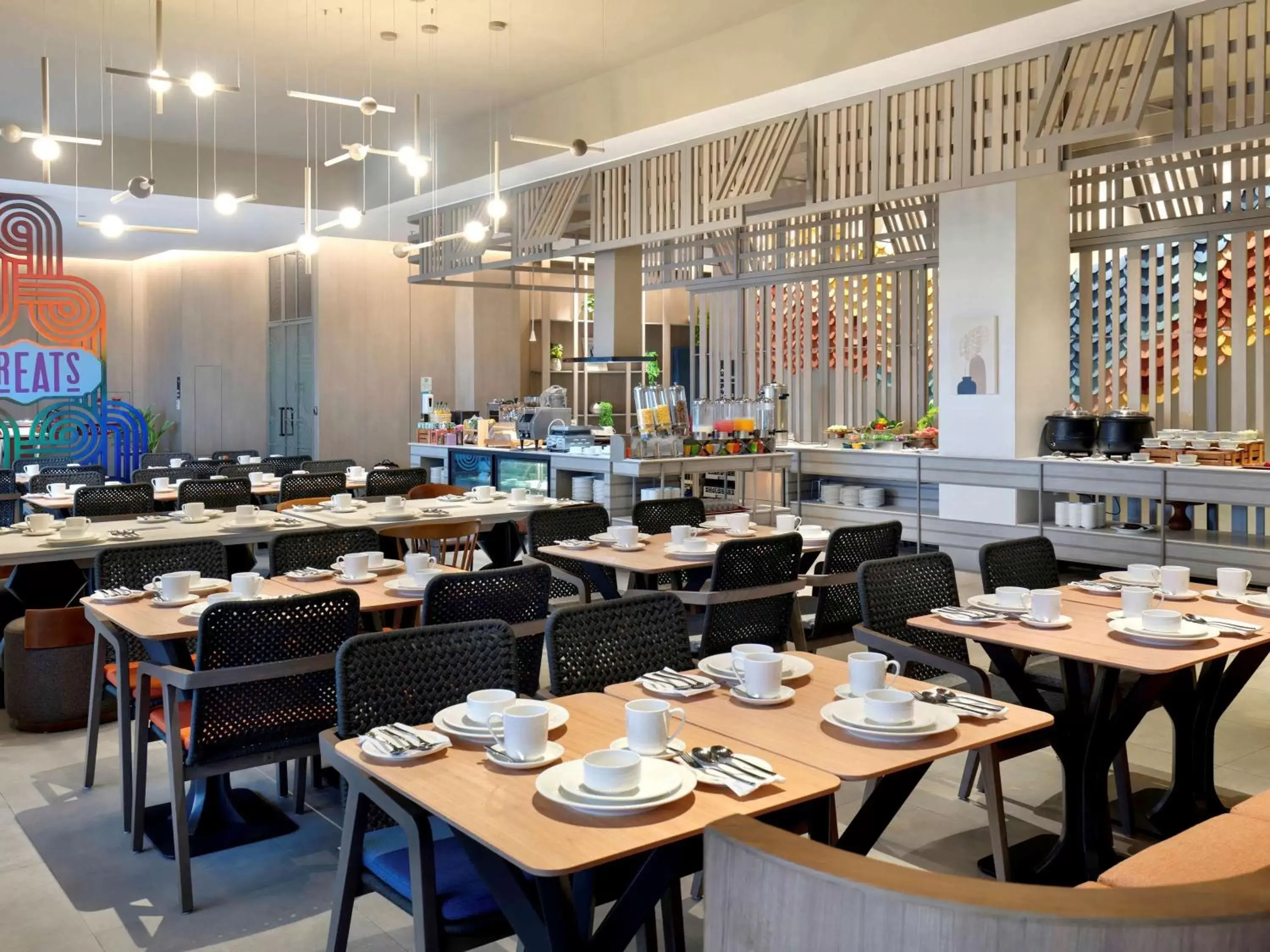 Restaurant/Places to Eat in ibis Styles Semarang Simpang Lima