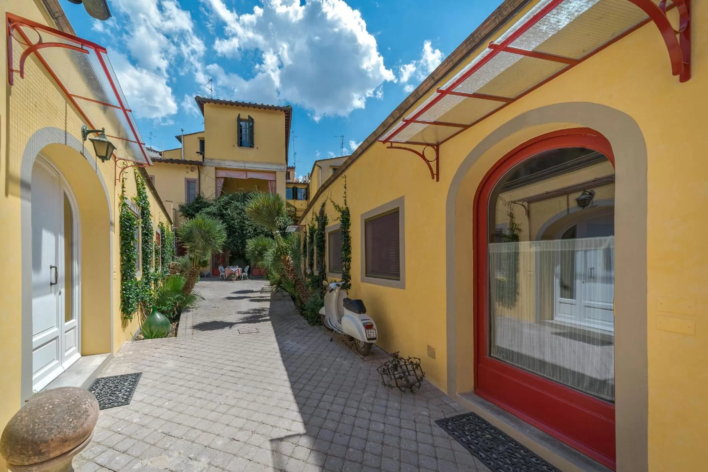 Facade/entrance in Drom Florence Rooms & Apartments