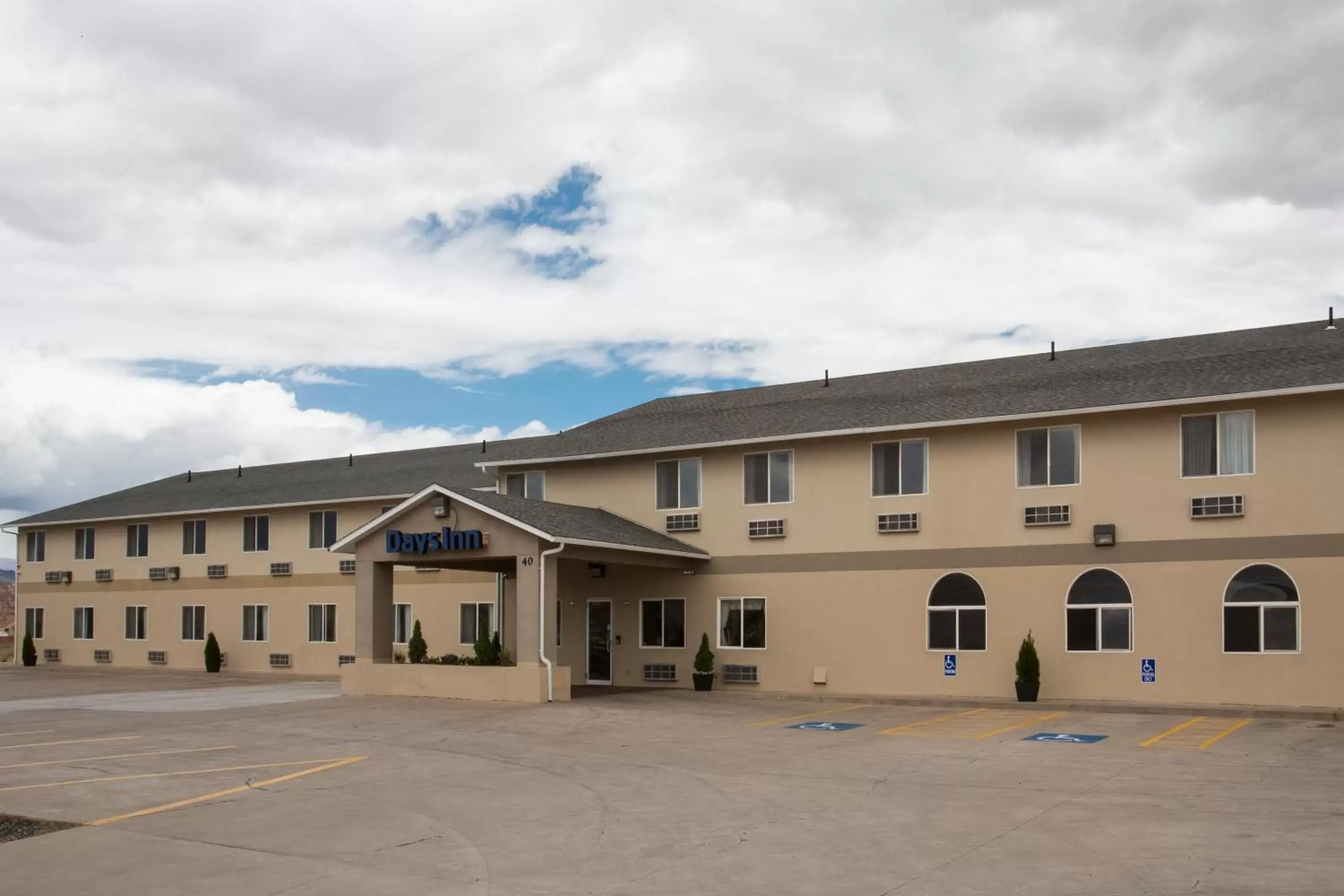 Property Building in Days Inn by Wyndham Hurricane/Zion National Park Area