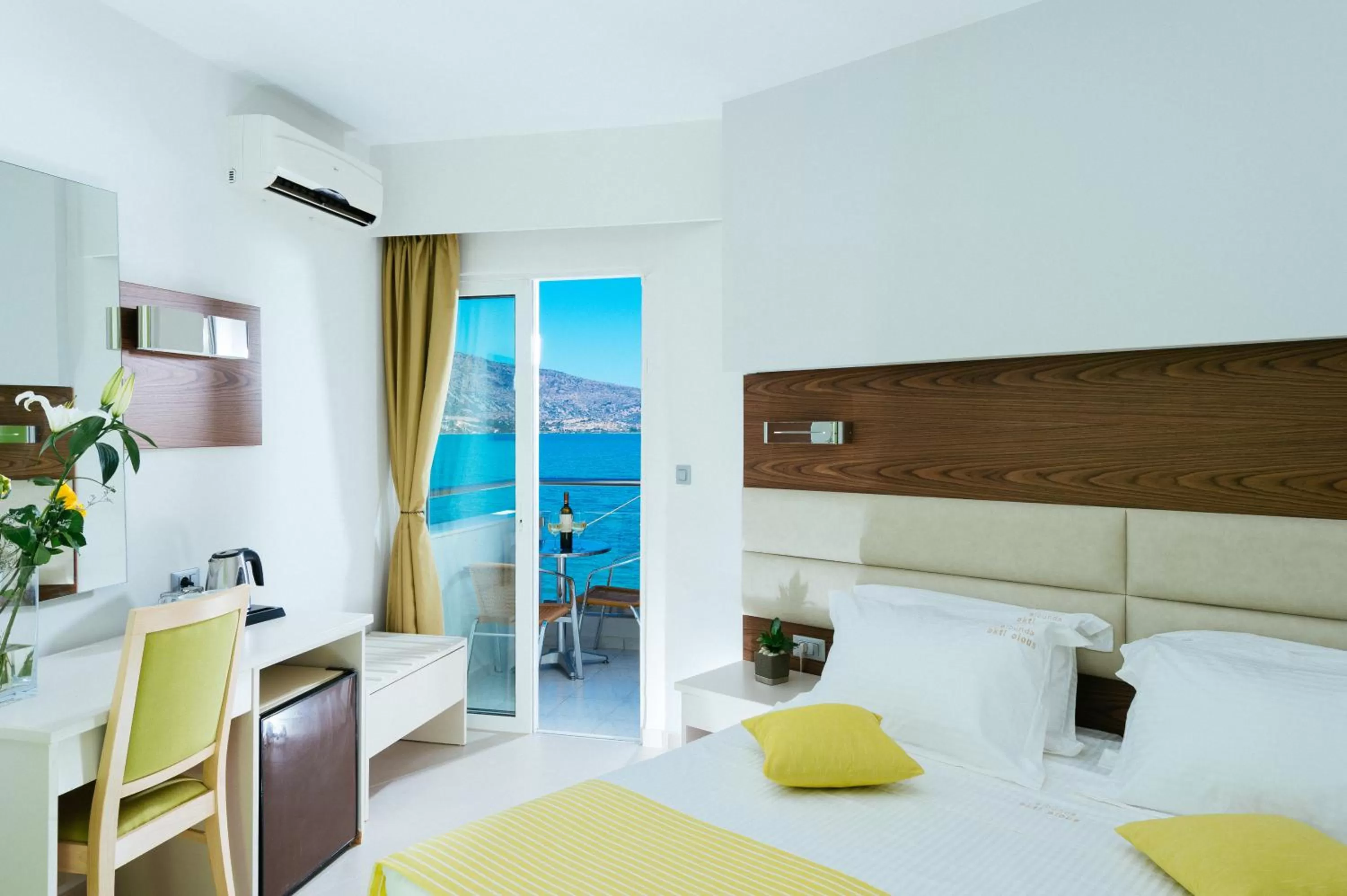 Photo of the whole room, Bed in Elounda Akti Olous (Adults Only)