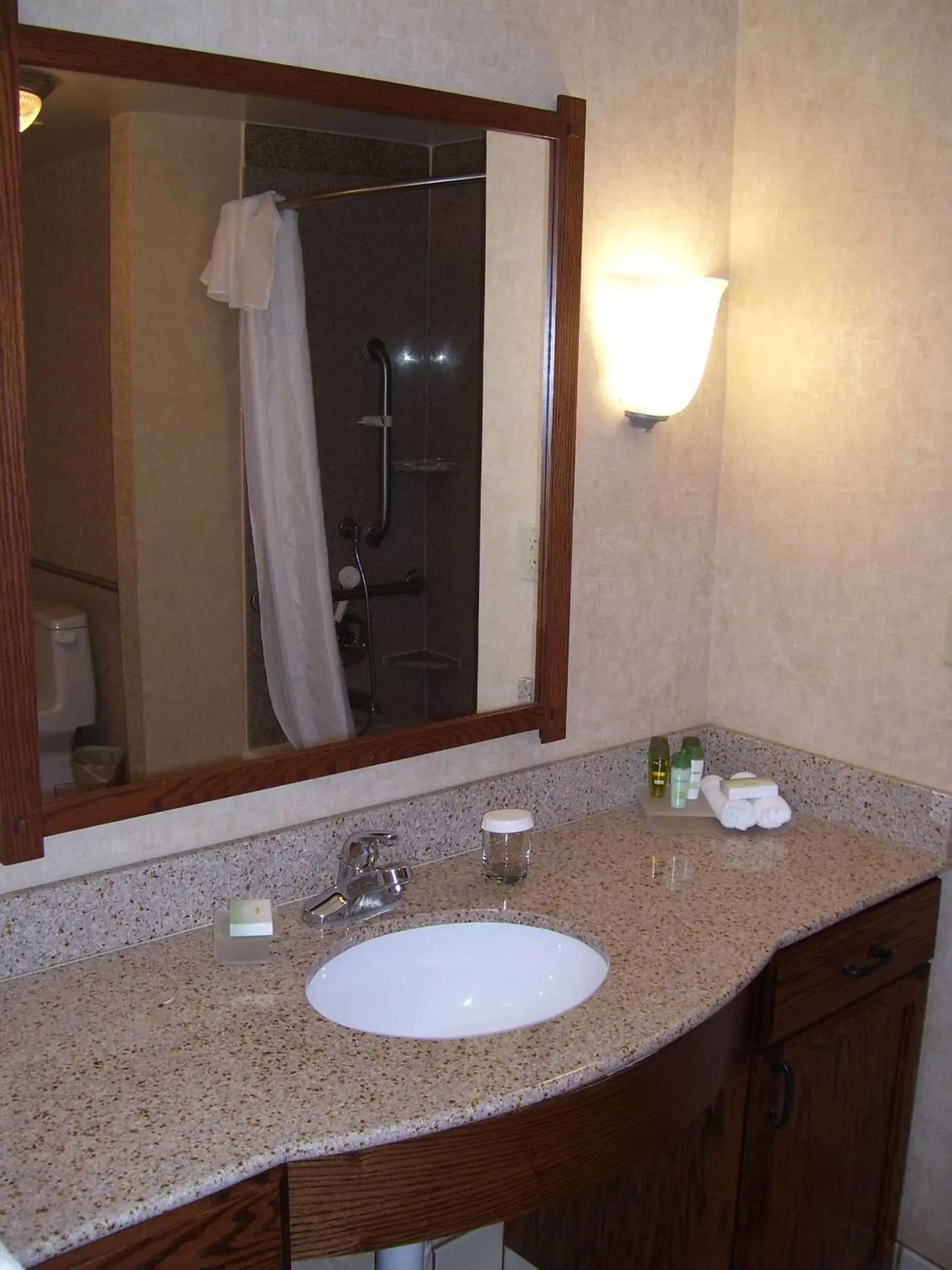 Bathroom in Homewood Suites Bakersfield